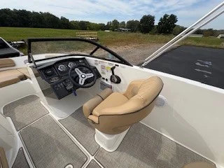 2023 Bayliner VR5 Bowrider I/O Image Thumbnail #11