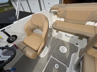 2023 Bayliner VR5 Bowrider I/O Image Thumbnail #7