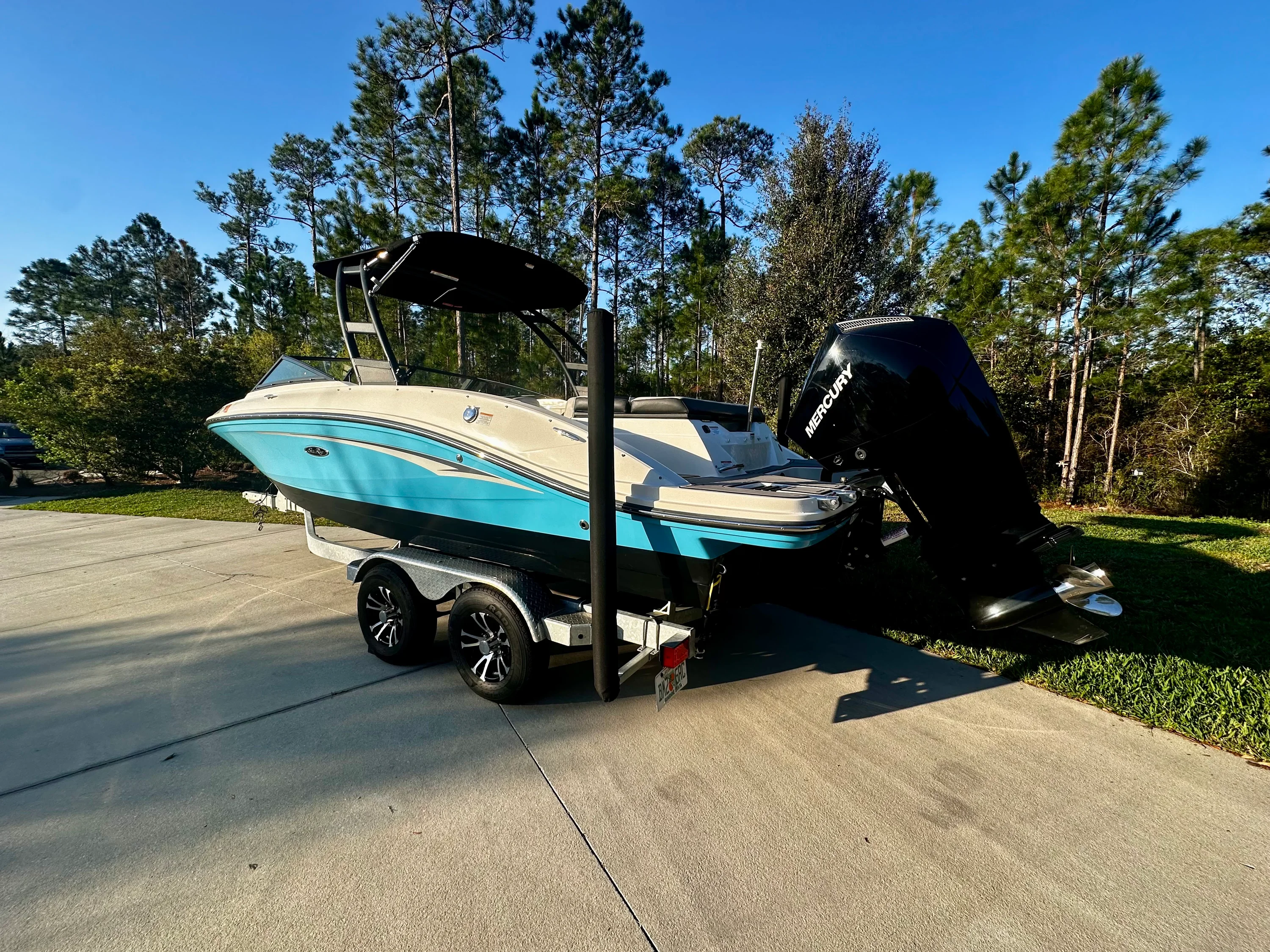 2023 Sea Ray 210 SPX OB Image Thumbnail #2