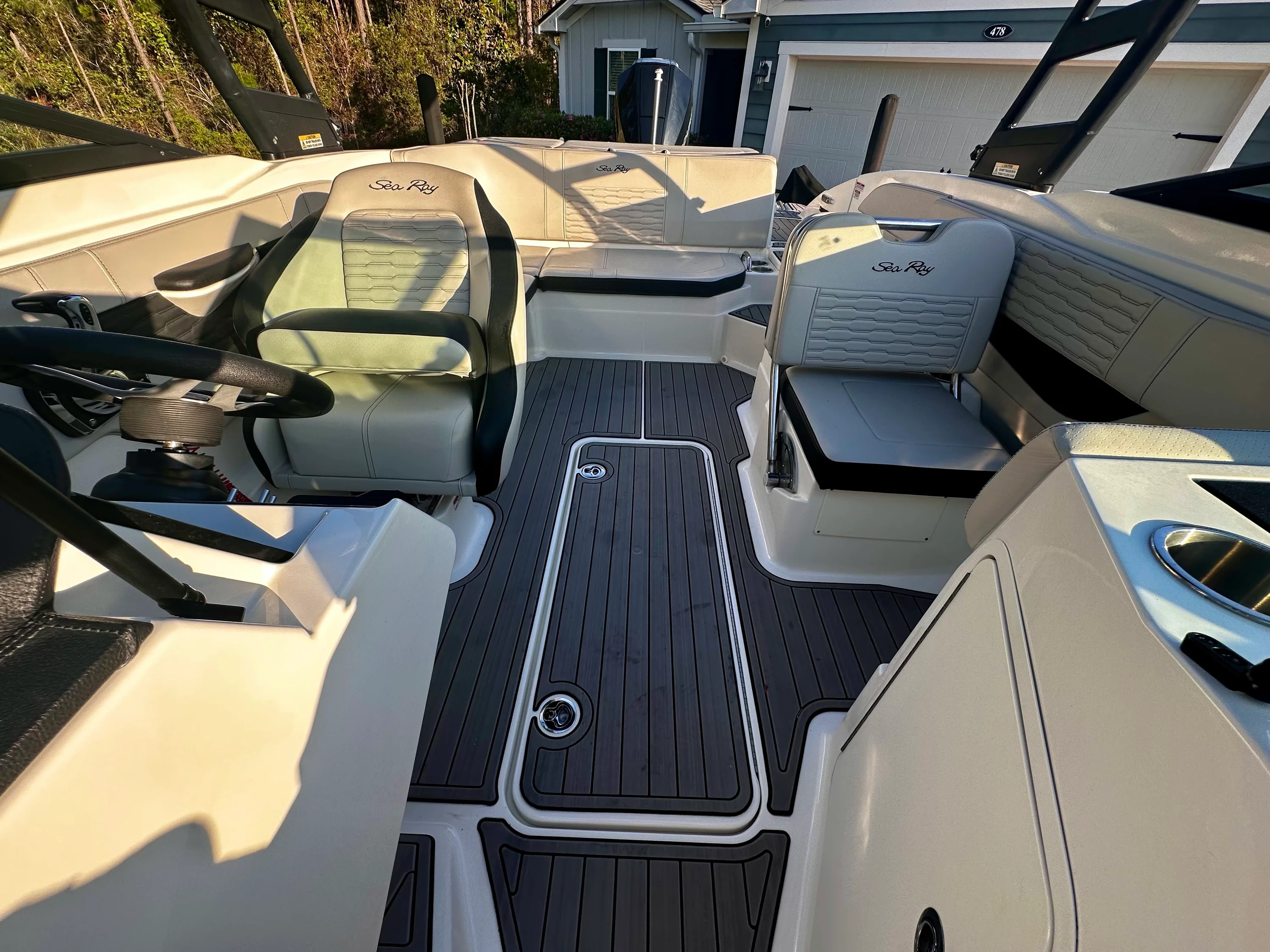 2023 Sea Ray 210 SPX OB Image Thumbnail #14