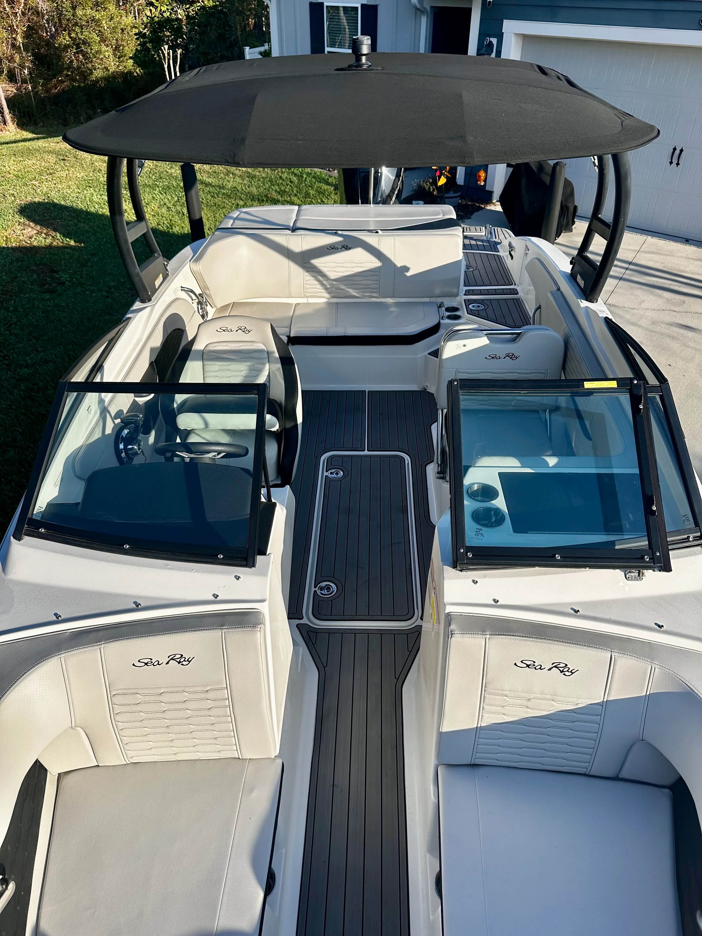 2023 Sea Ray 210 SPX OB Image Thumbnail #15