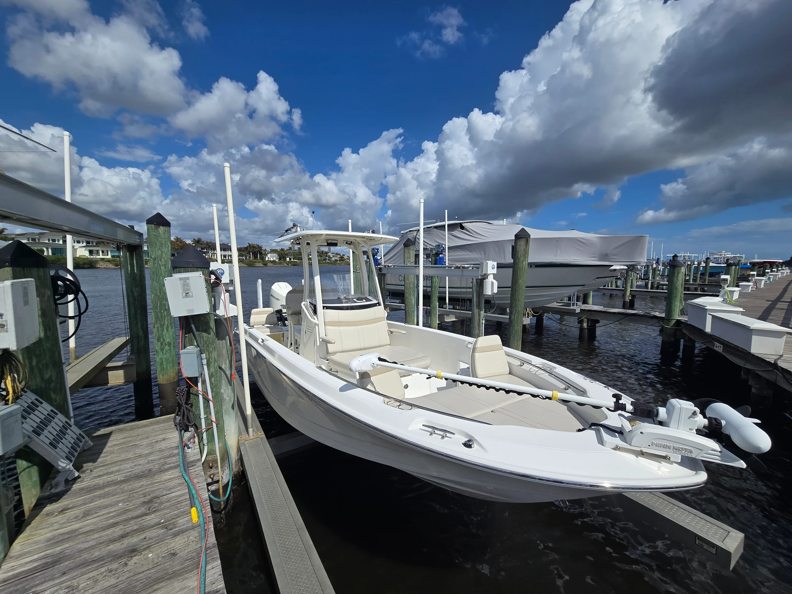 2023 Boston Whaler 250 DAUNTLESS Image Thumbnail #8