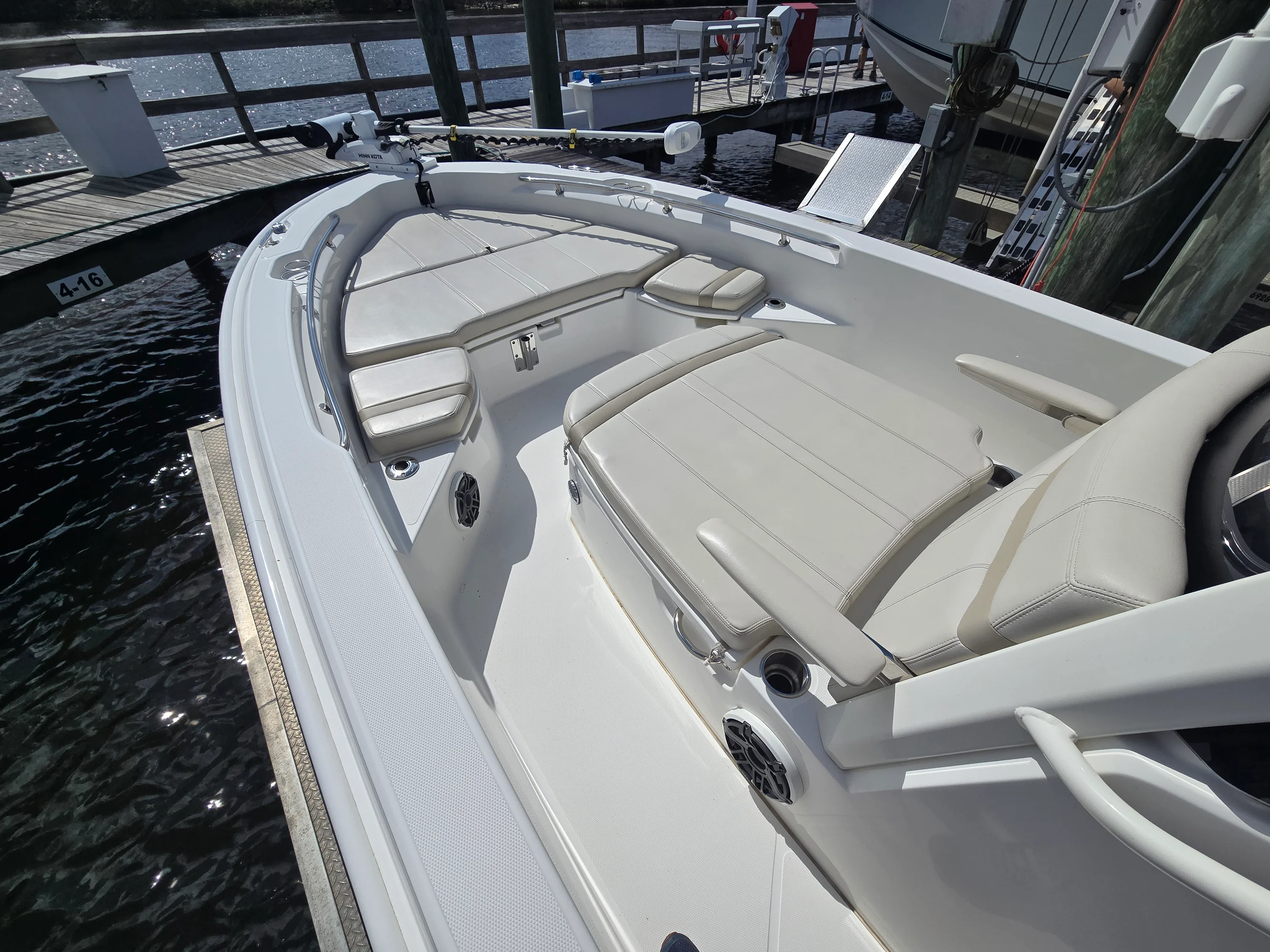 2023 Boston Whaler 250 DAUNTLESS Image Thumbnail #36