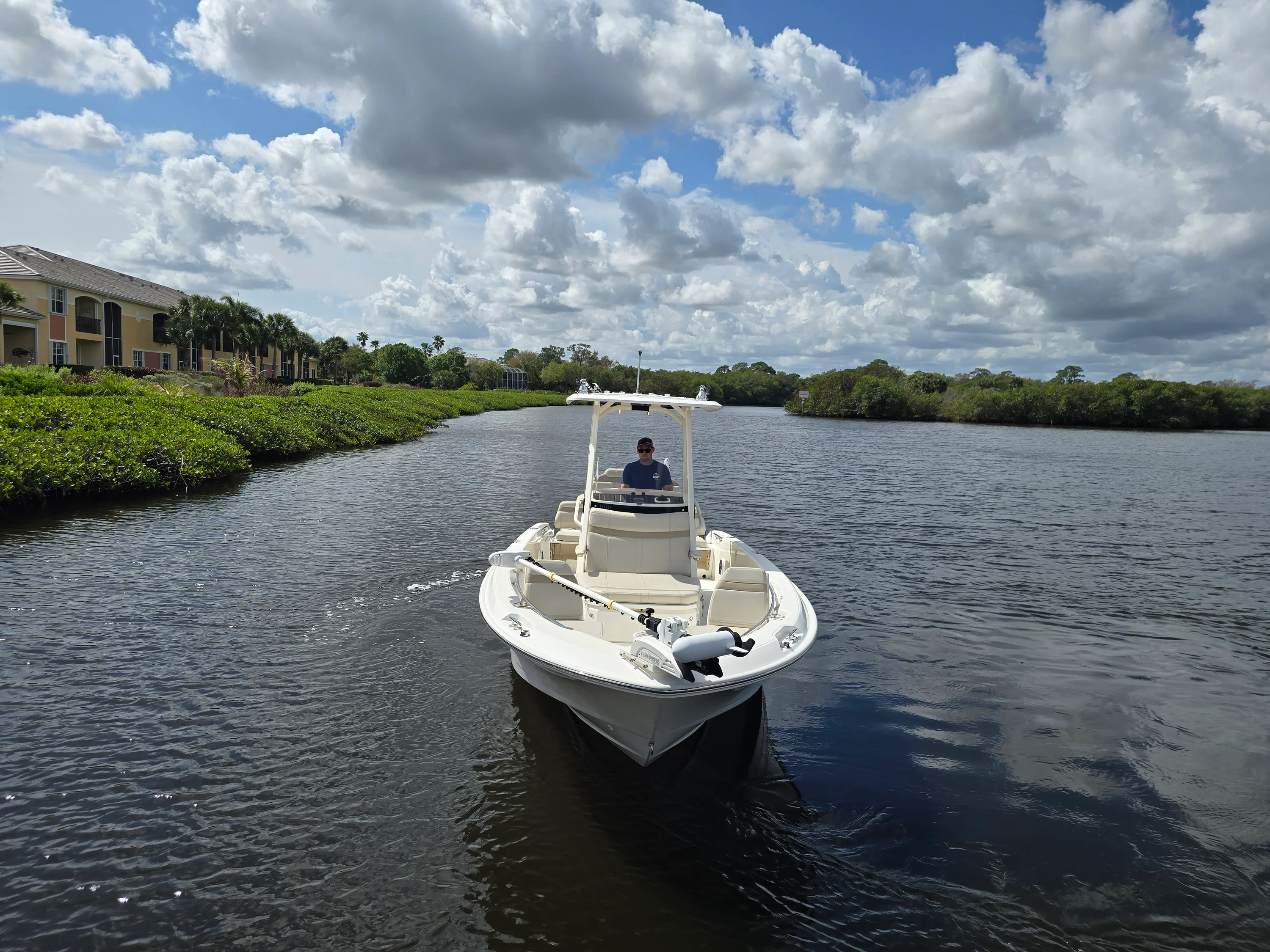 2023 Boston Whaler 250 DAUNTLESS Image Thumbnail #1