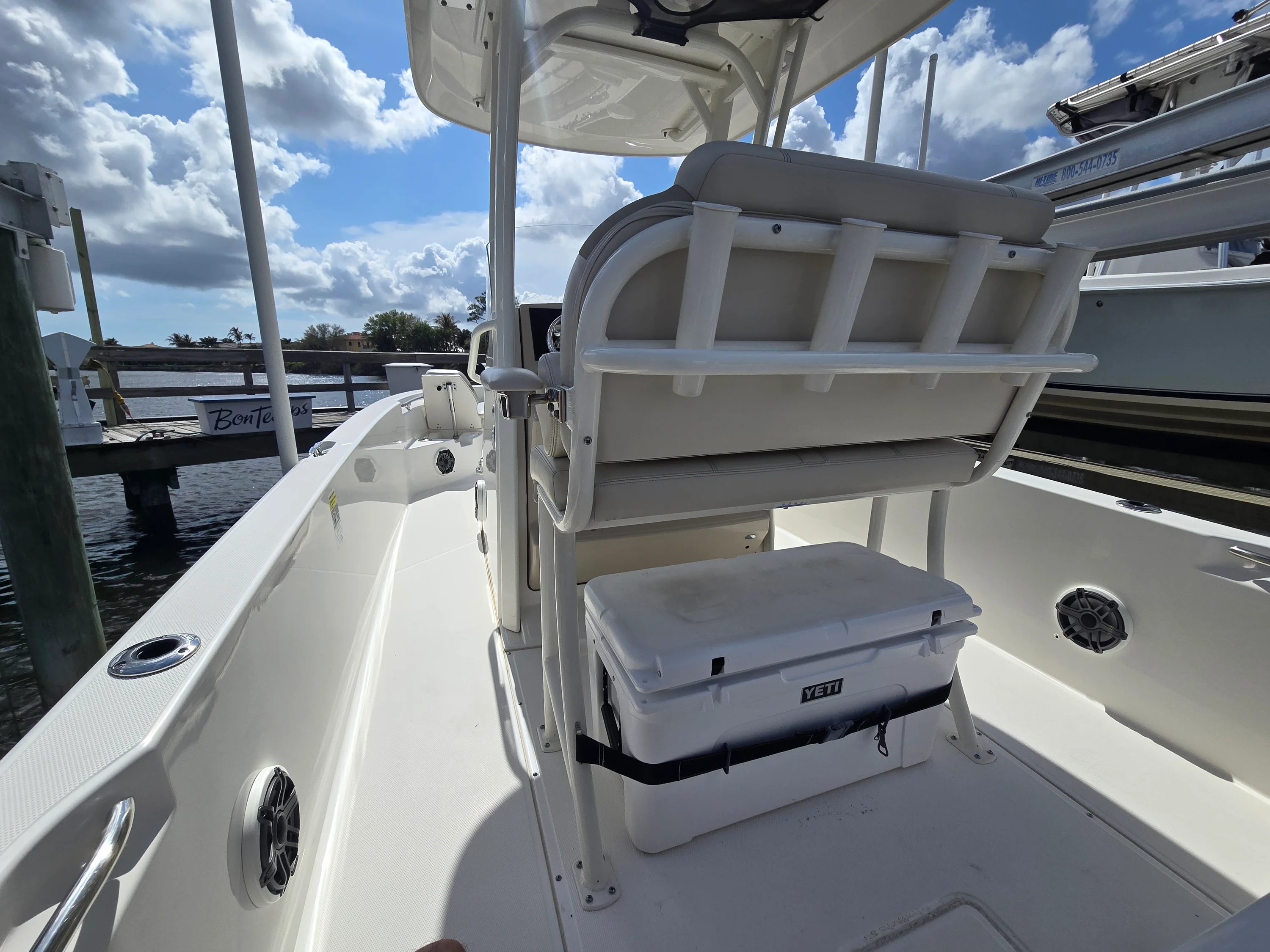 2023 Boston Whaler 250 DAUNTLESS Image Thumbnail #9
