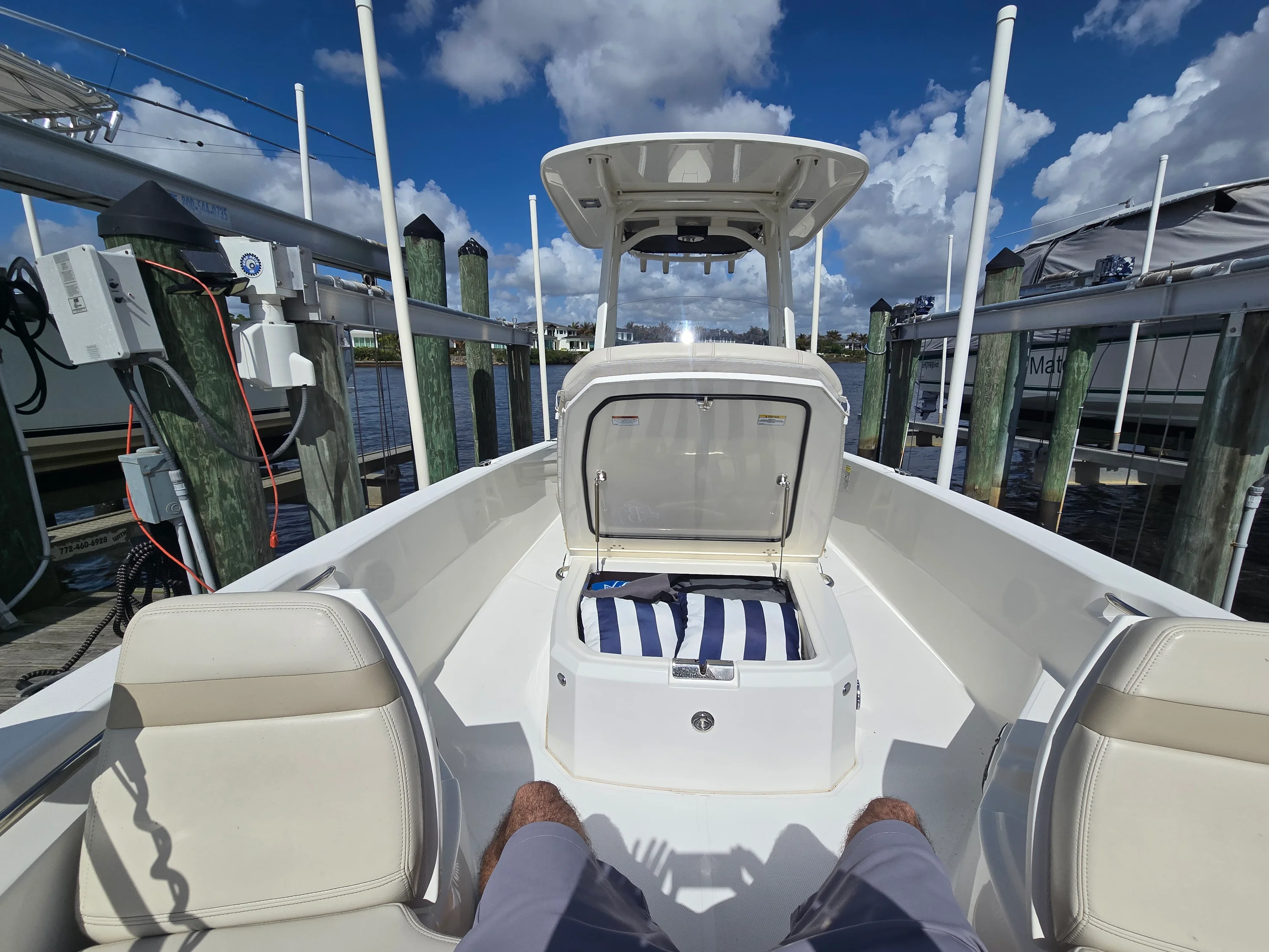 2023 Boston Whaler 250 DAUNTLESS Image Thumbnail #33