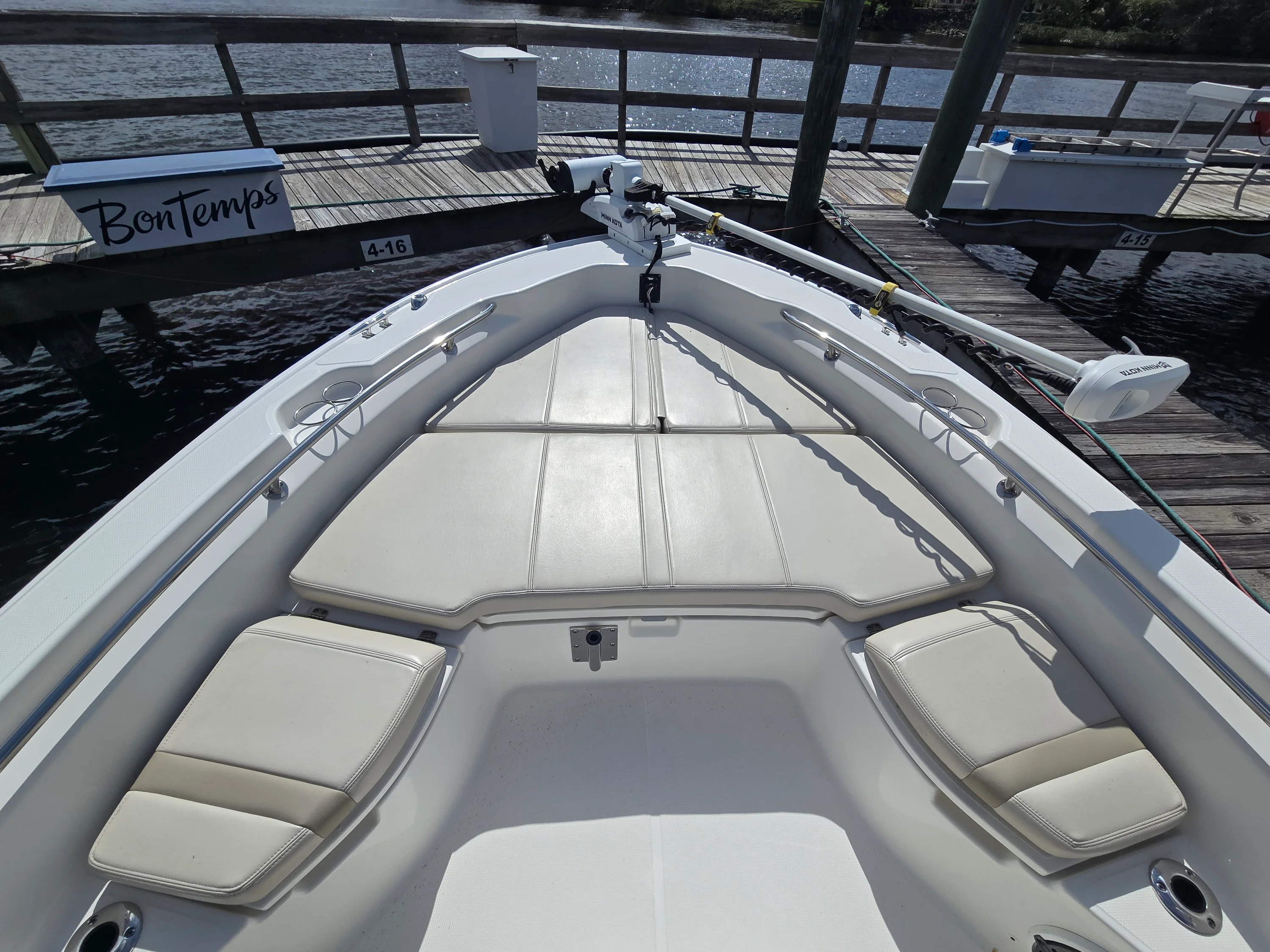 2023 Boston Whaler 250 DAUNTLESS Image Thumbnail #24