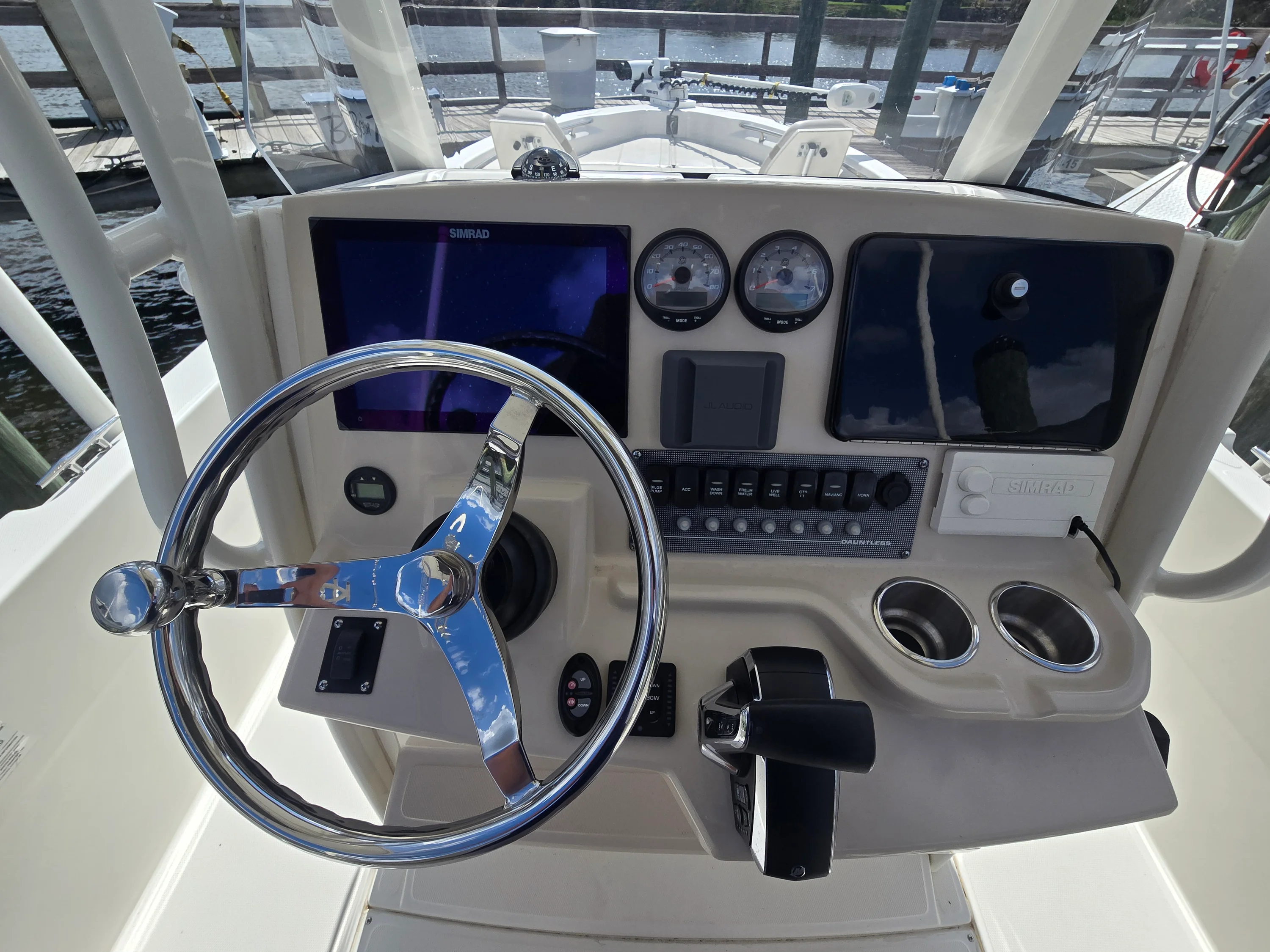 2023 Boston Whaler 250 DAUNTLESS Image Thumbnail #22