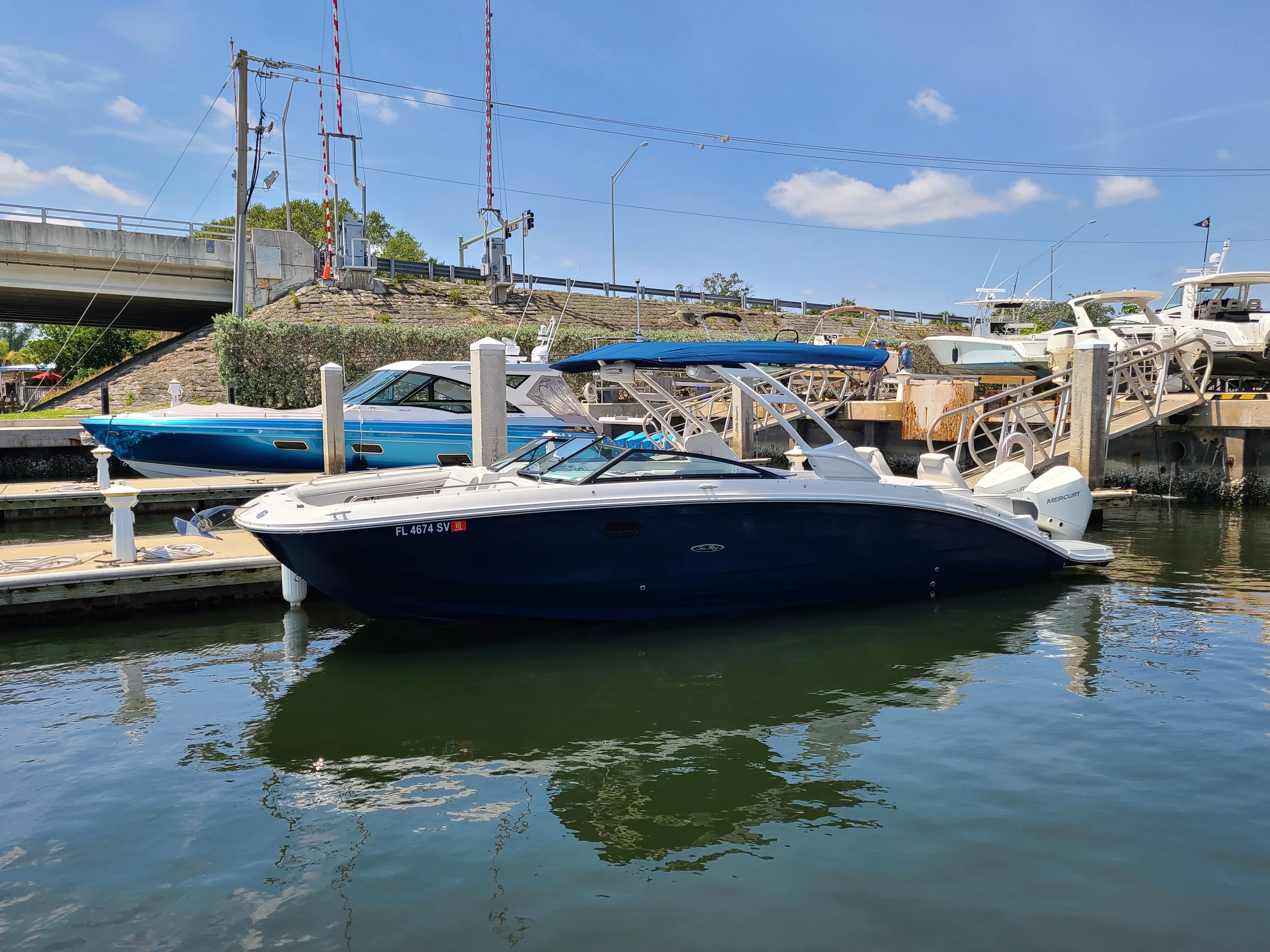 2021 Sea Ray 290 SDX OB Image Thumbnail #1