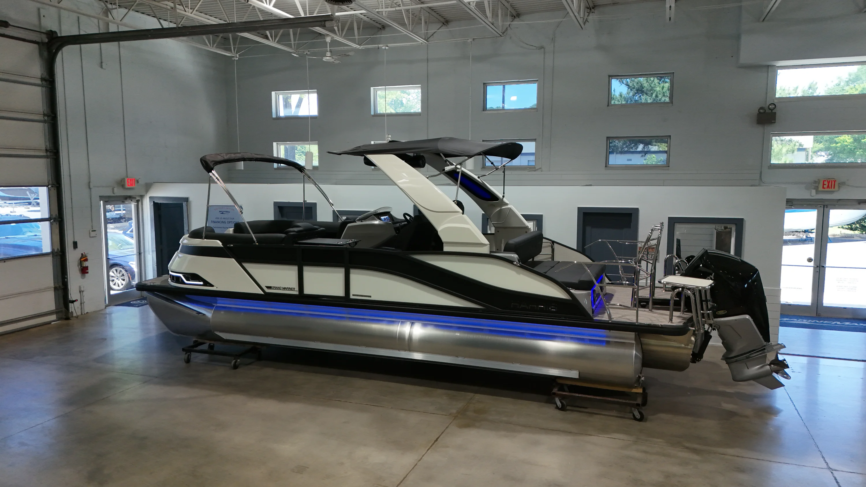 2026 Harris 230 Grand Mariner Image Thumbnail #4