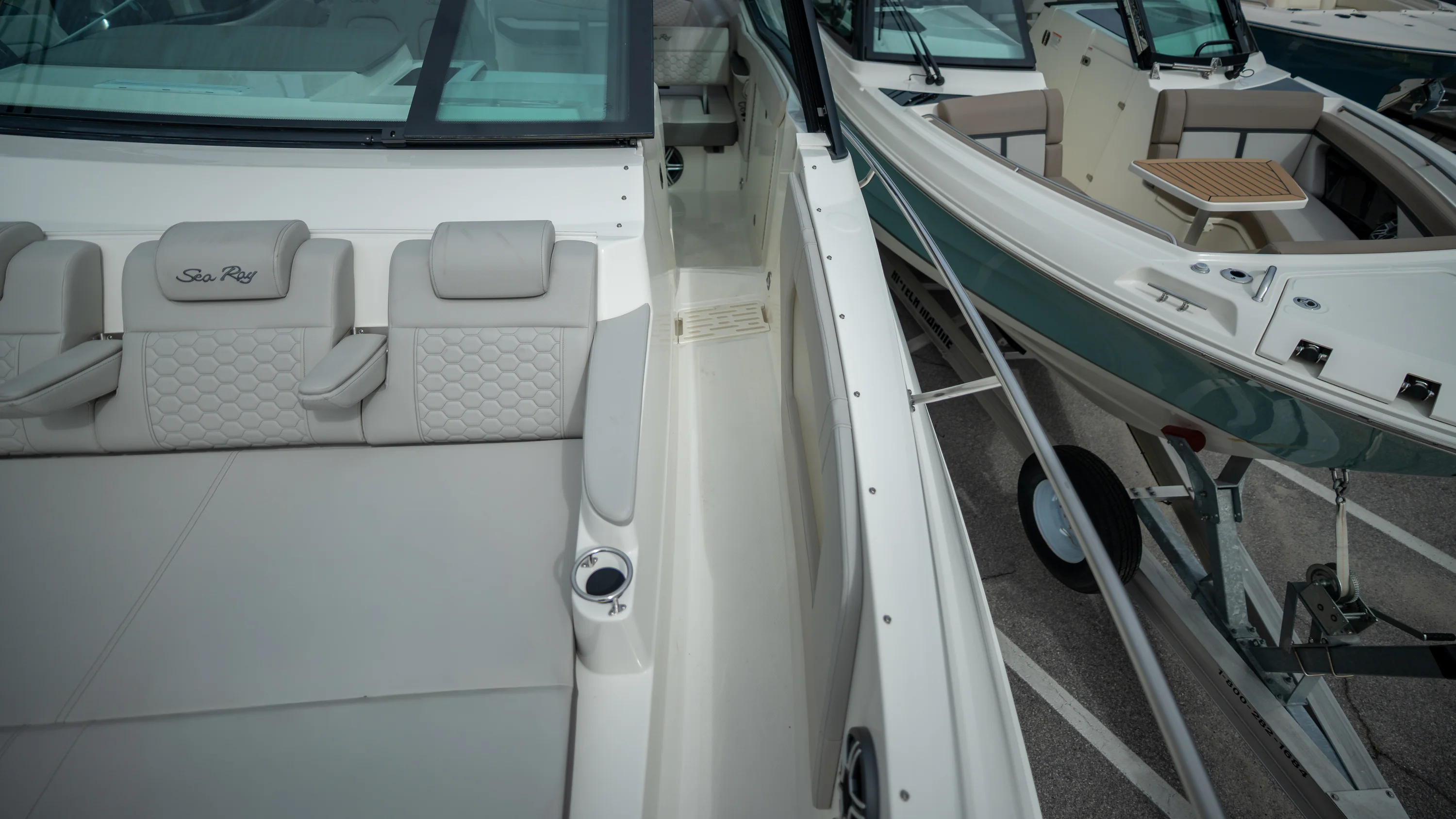 2026 Sea Ray Sundancer 320 Outboard Image Thumbnail #12
