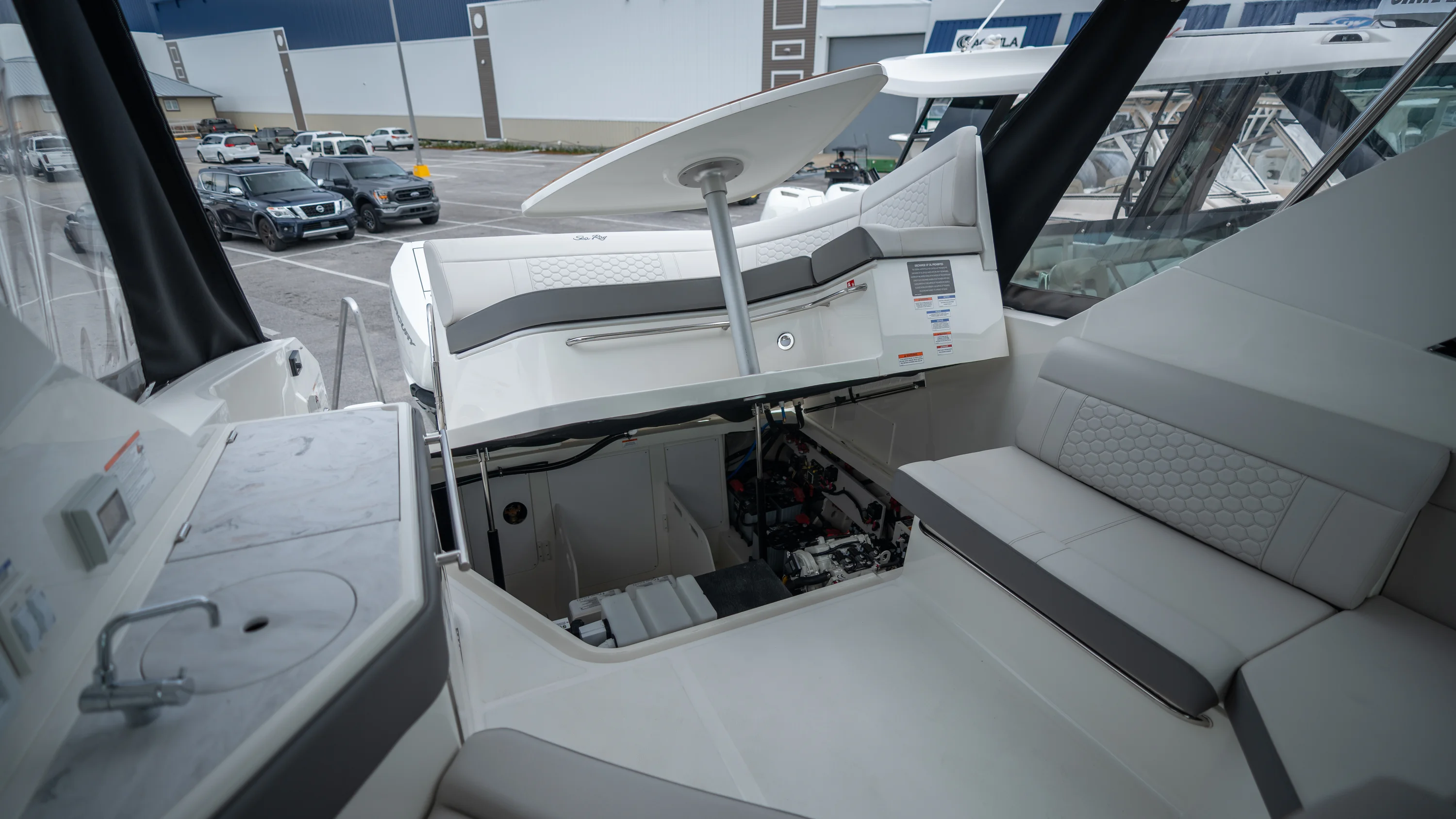 2026 Sea Ray Sundancer 320 Outboard Image Thumbnail #32