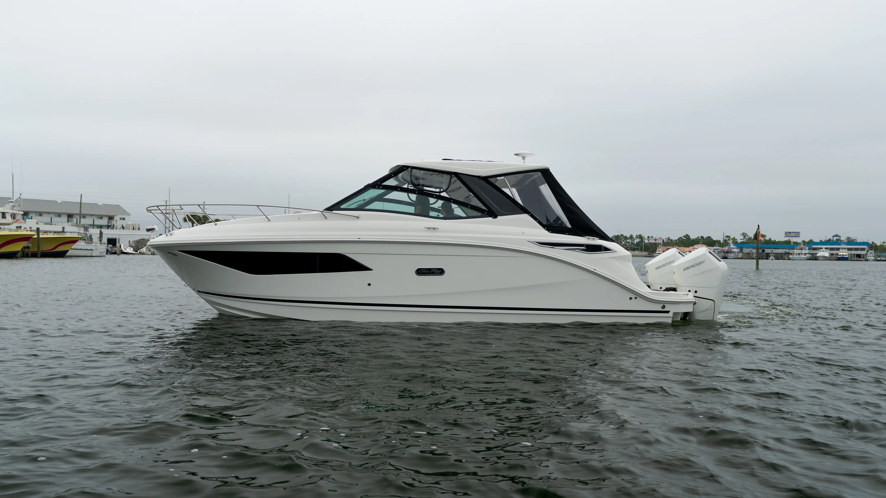 2026 Sea Ray Sundancer 320 Outboard Image Thumbnail #0