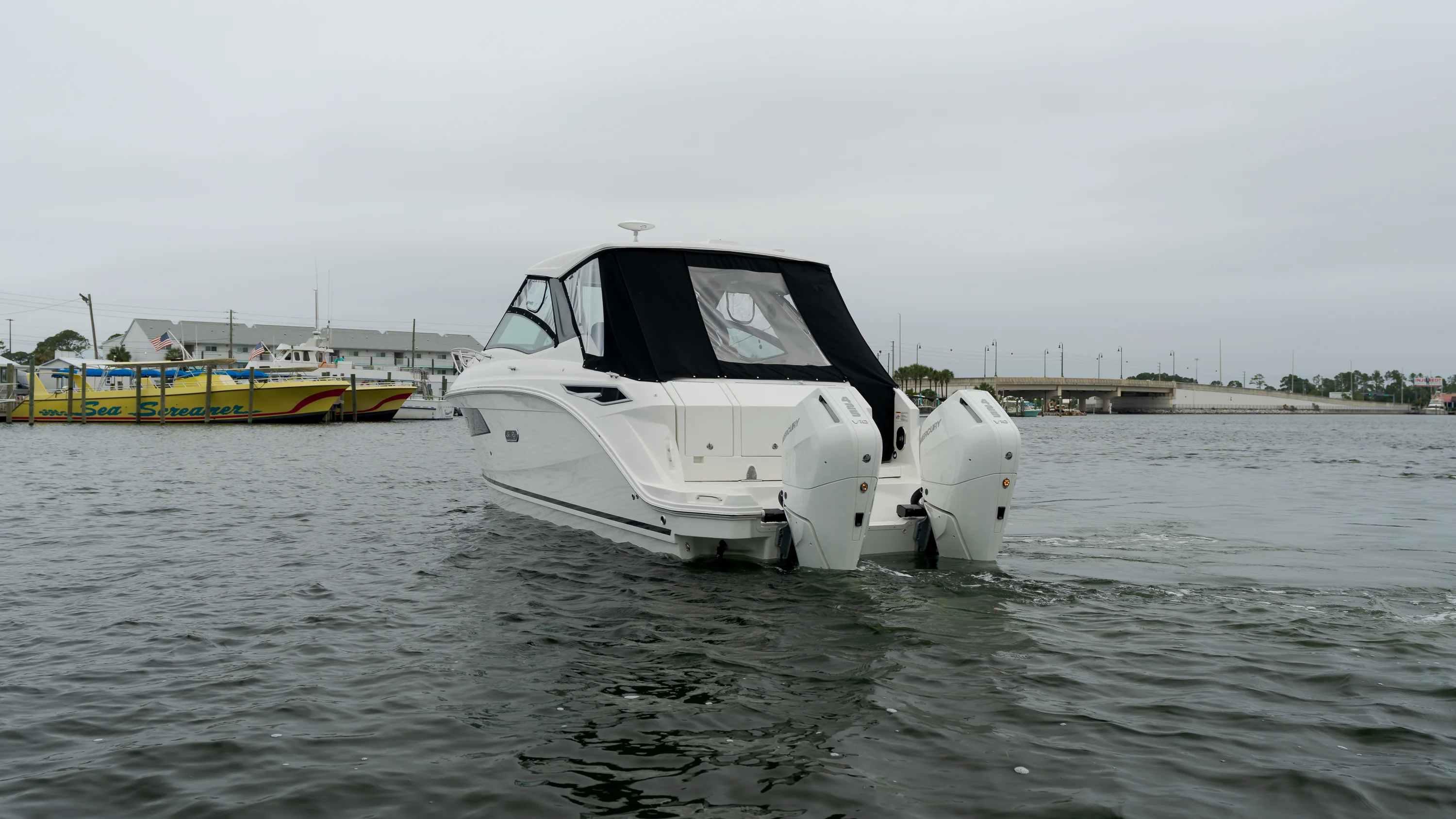 2026 Sea Ray Sundancer 320 Outboard Image Thumbnail #1