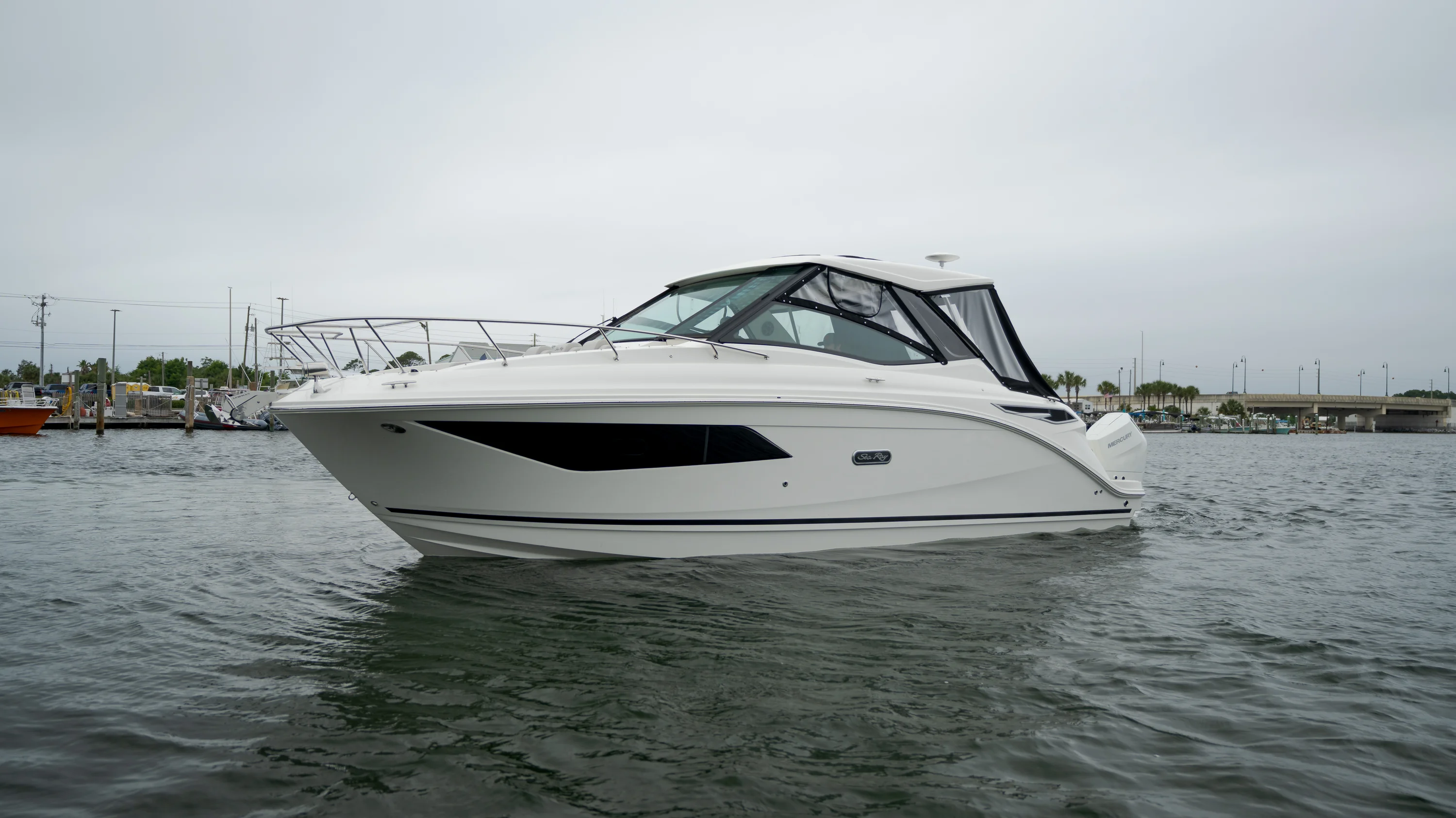 2026 Sea Ray Sundancer 320 Outboard Image Thumbnail #8