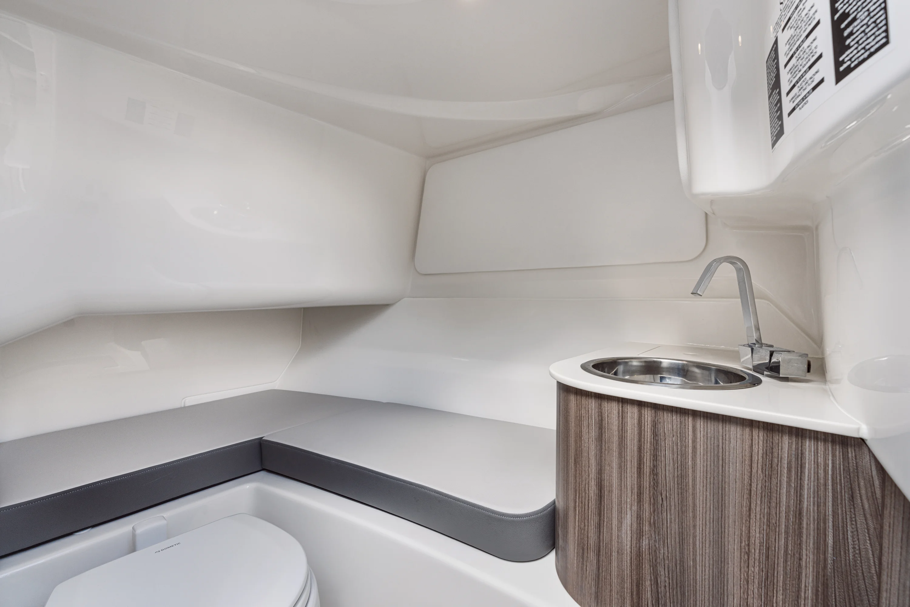 2026 Sea Ray SDX 250 Image Thumbnail #38