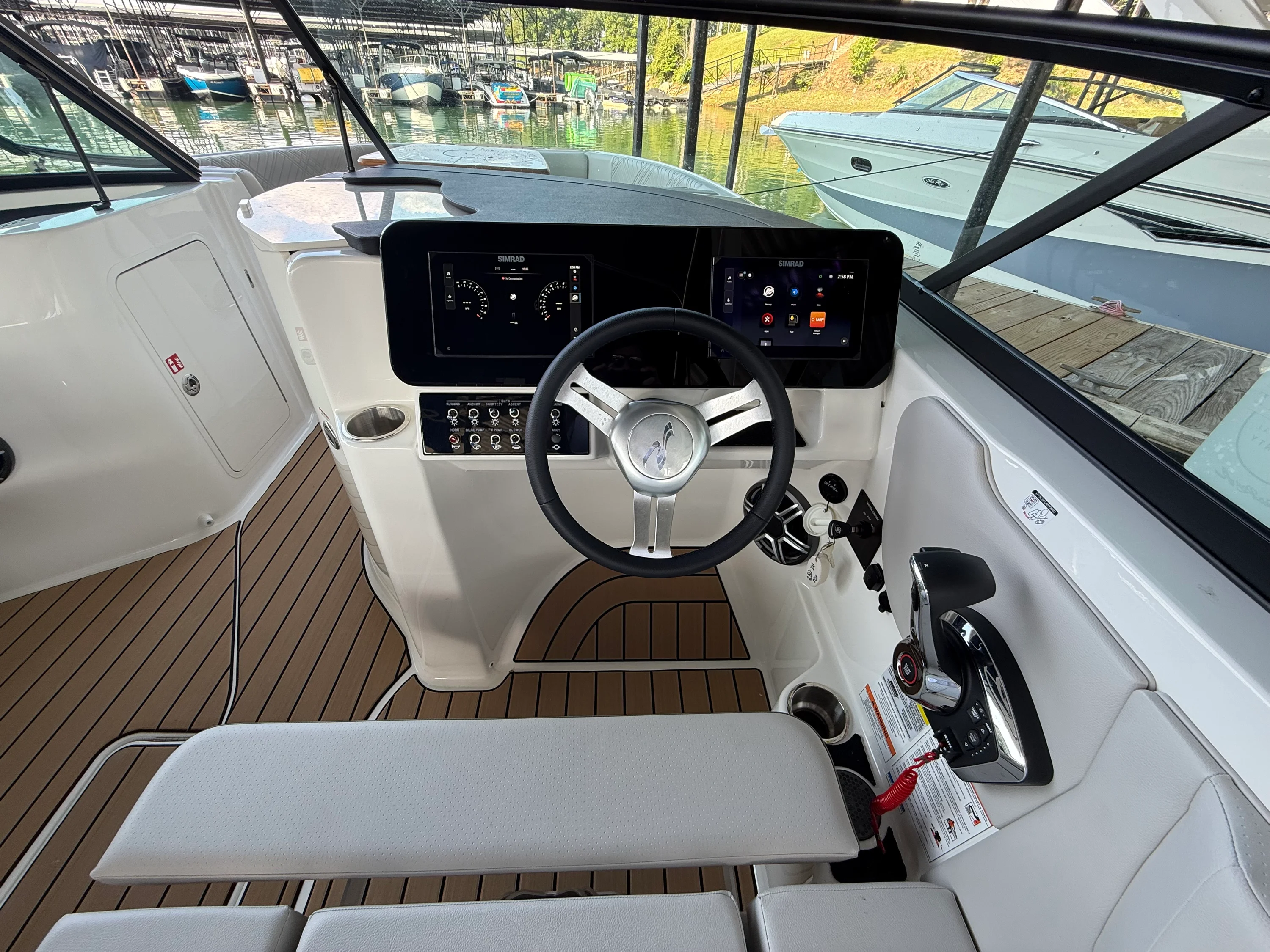 2026 Sea Ray SDX 250 Image Thumbnail #8