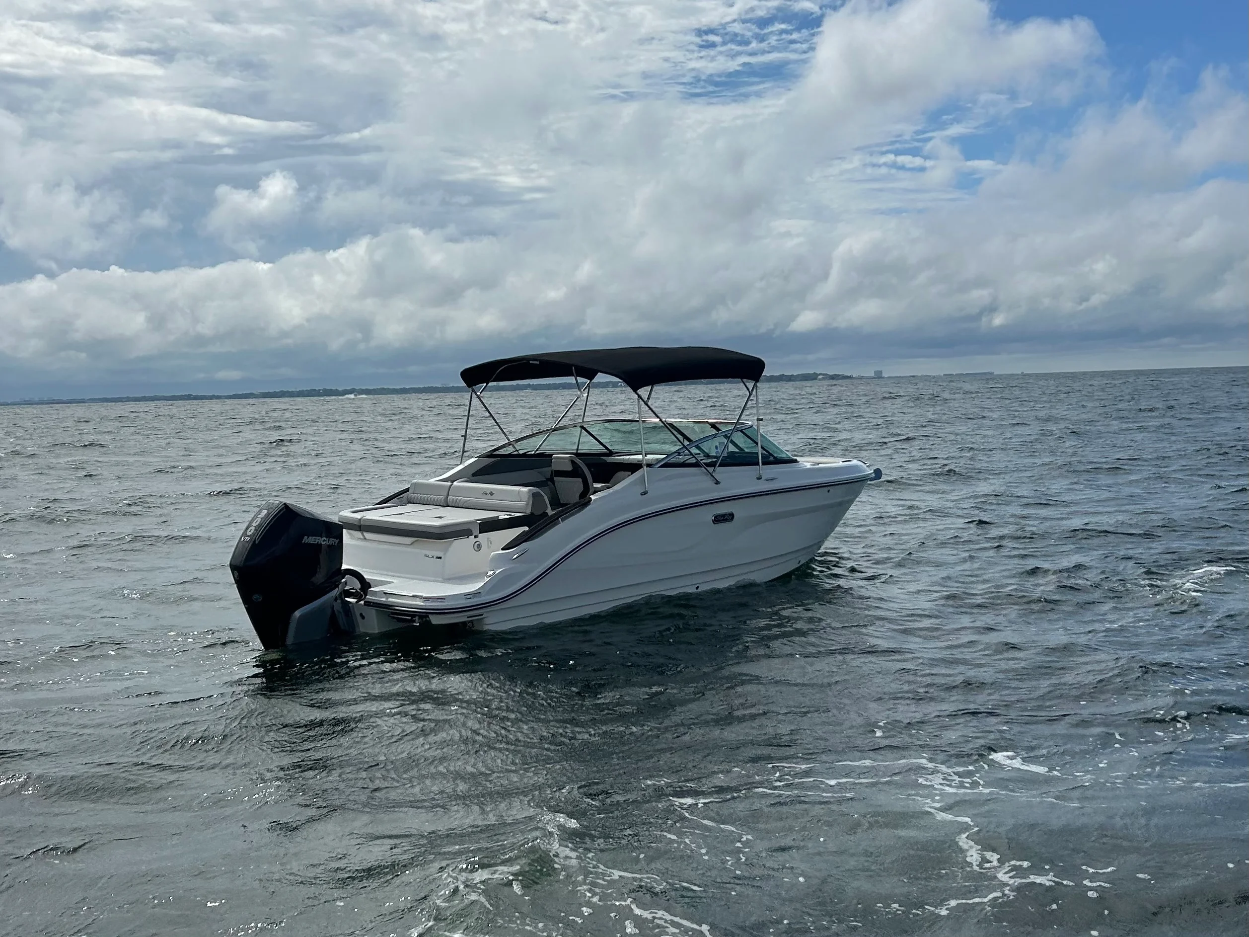 2026 Sea Ray SLX 260 Outboard Image Thumbnail #8