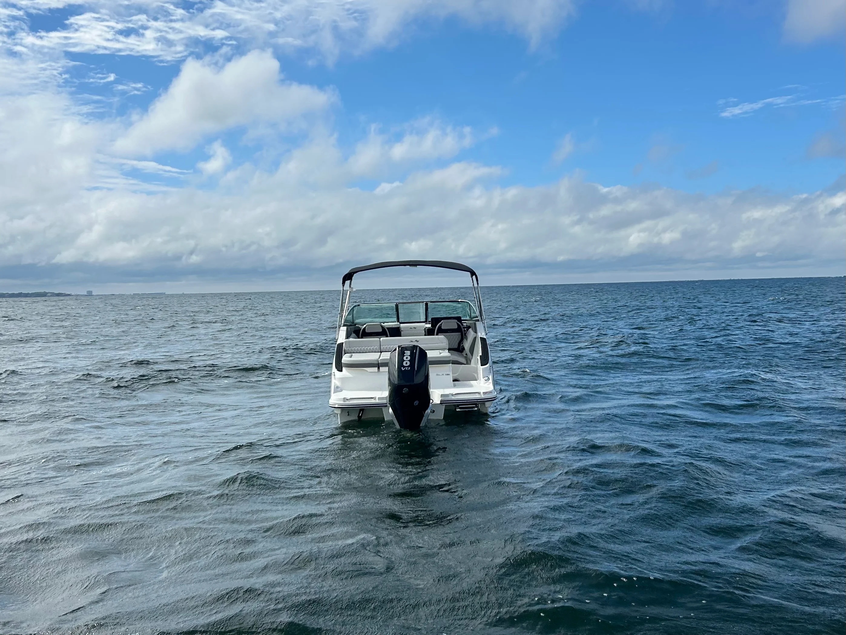 2026 Sea Ray SLX 260 Outboard Image Thumbnail #9