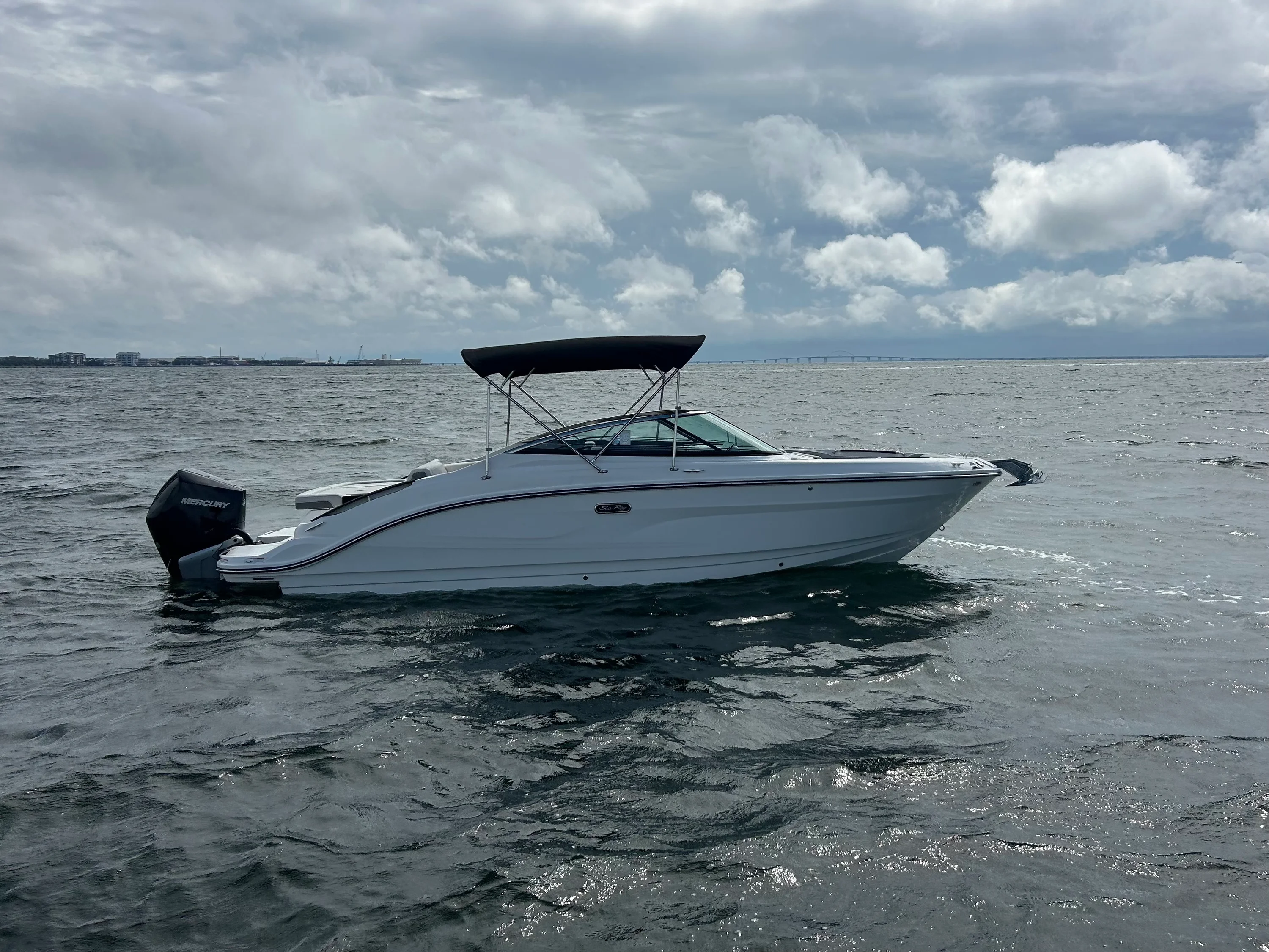 2026 Sea Ray SLX 260 Outboard Image Thumbnail #7