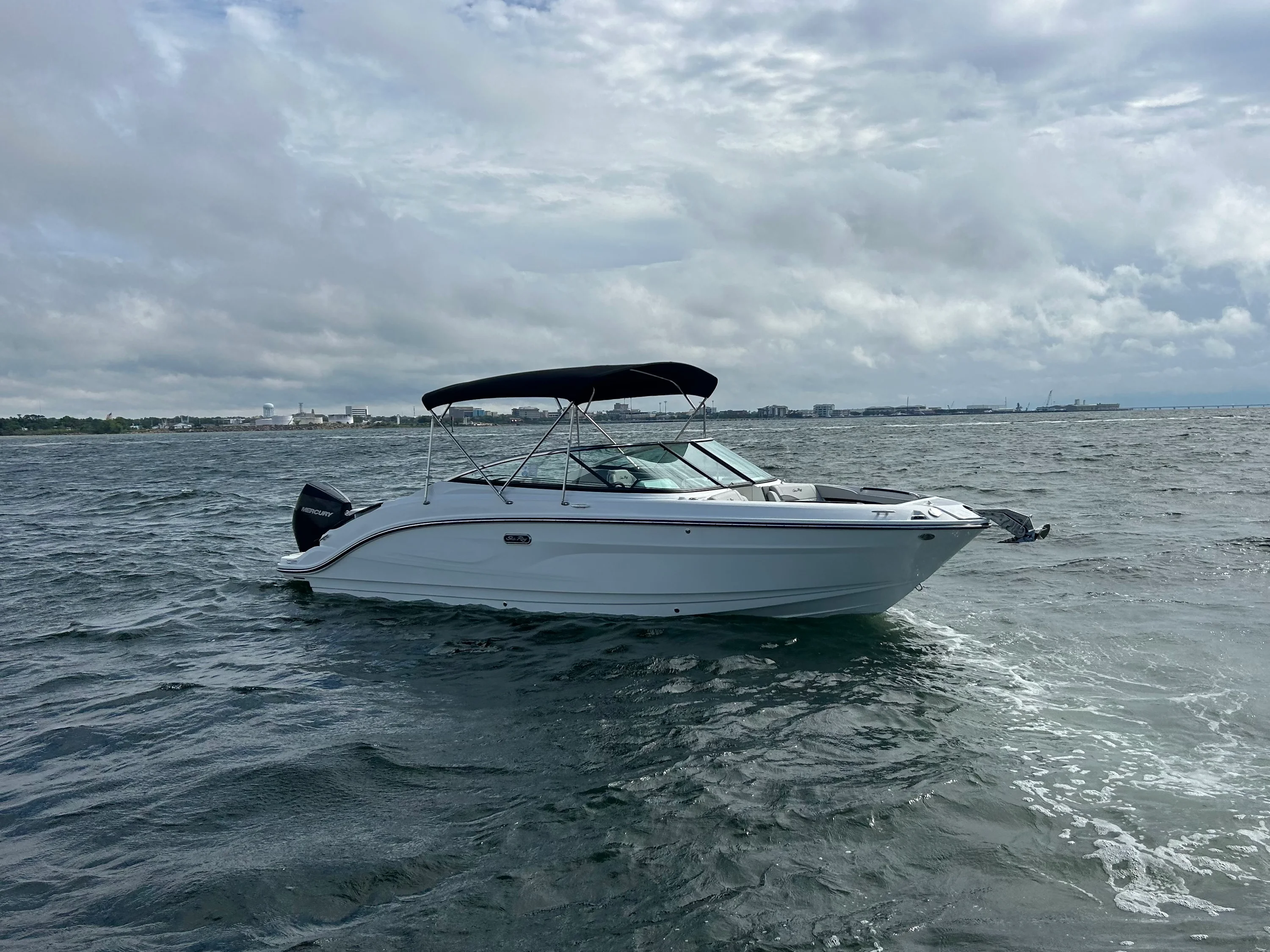 2026 Sea Ray SLX 260 Outboard Image Thumbnail #6