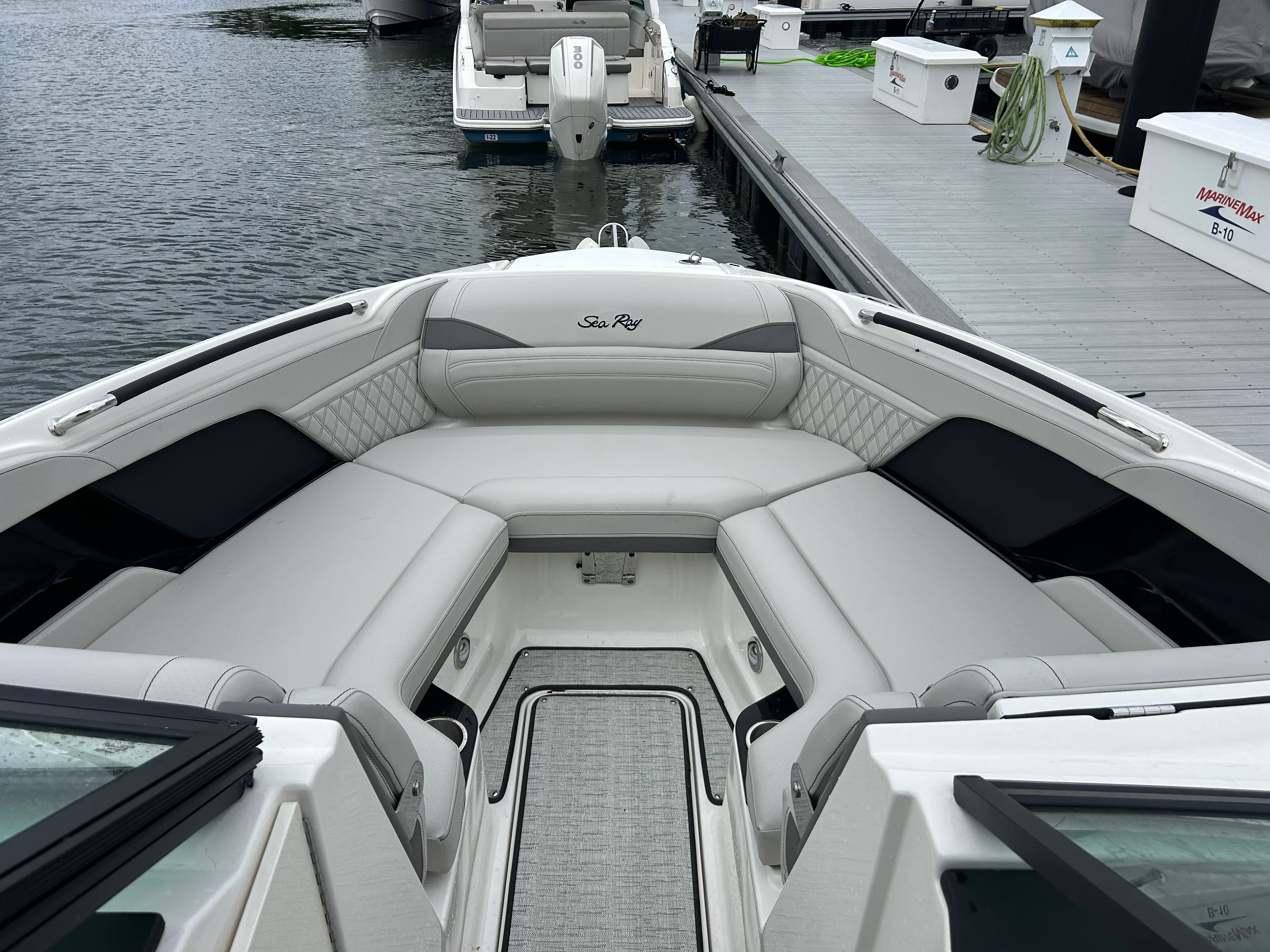 2026 Sea Ray SLX 260 Outboard Image Thumbnail #23