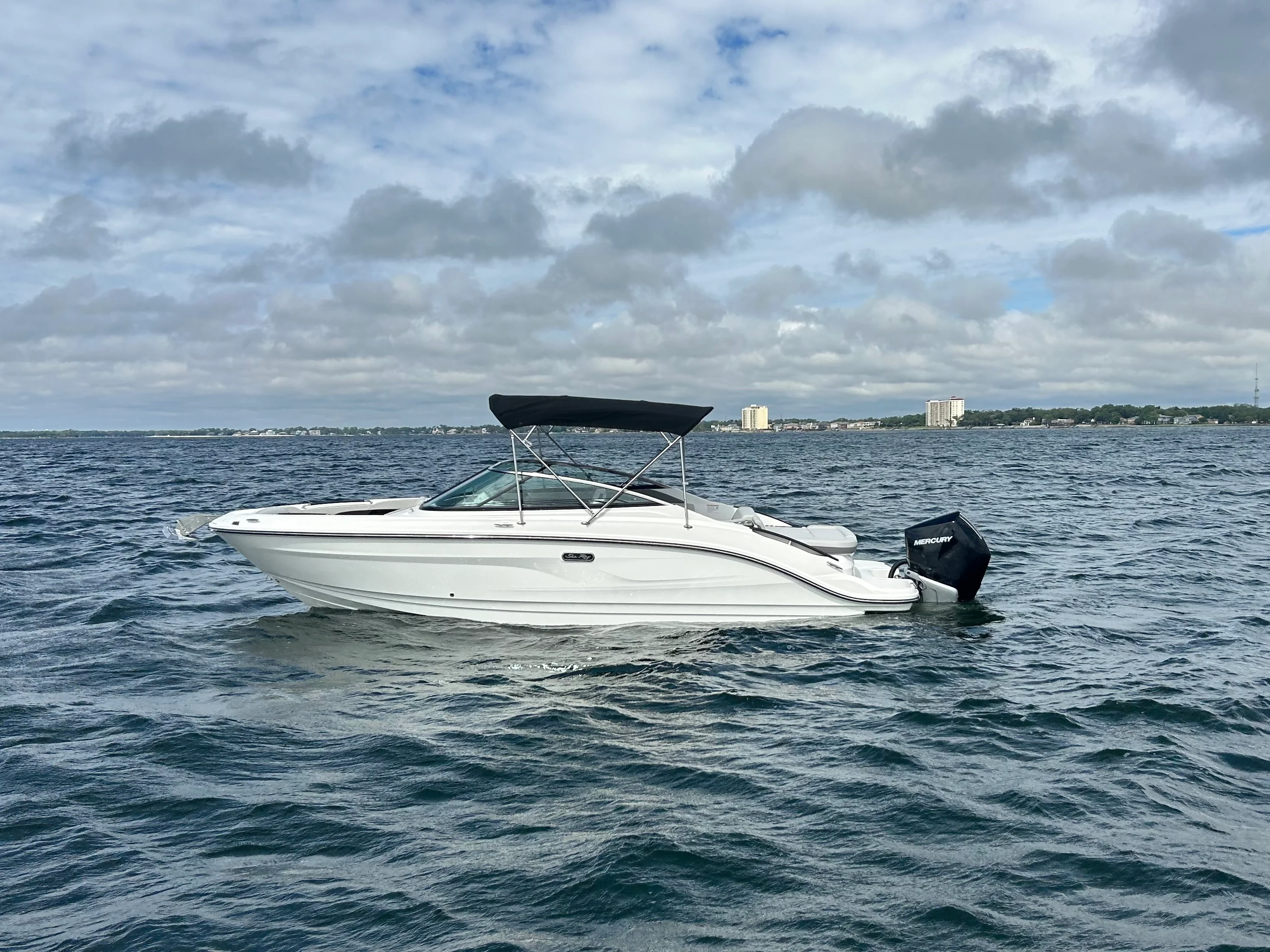 2026 Sea Ray SLX 260 Outboard Image Thumbnail #0