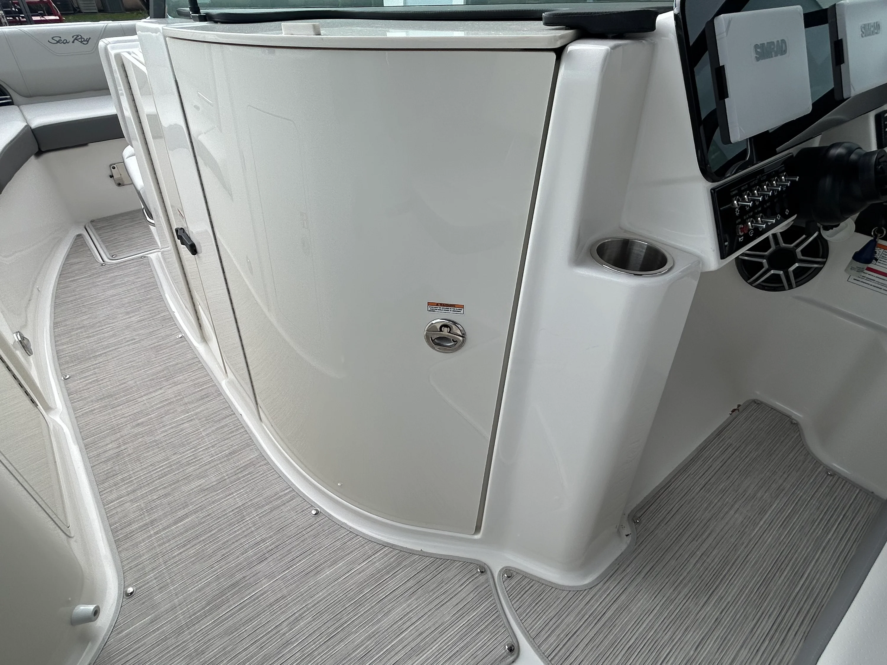 2026 Sea Ray SDX 250 Outboard Image Thumbnail #14