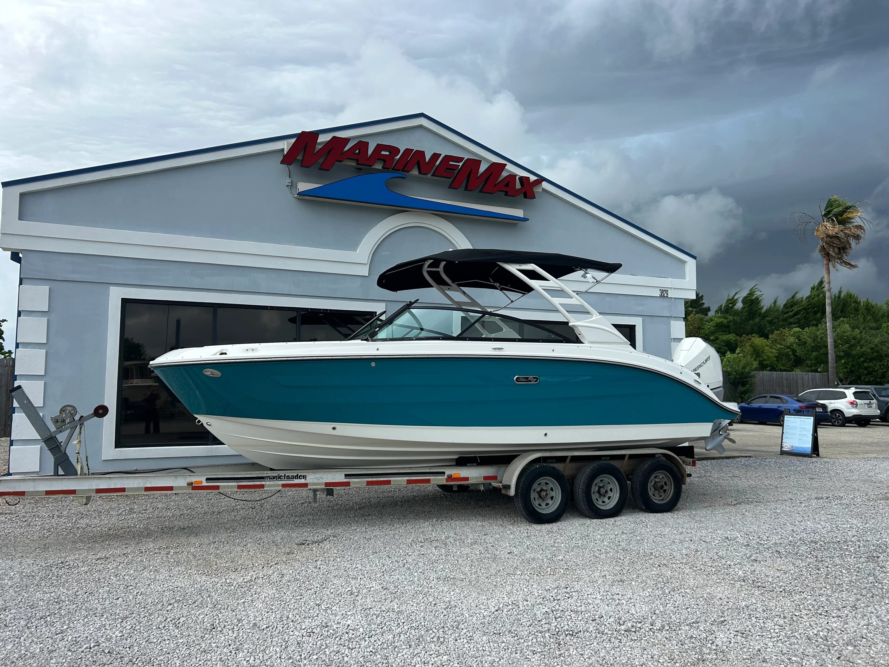 2026 Sea Ray SDX 250 Outboard Image Thumbnail #3