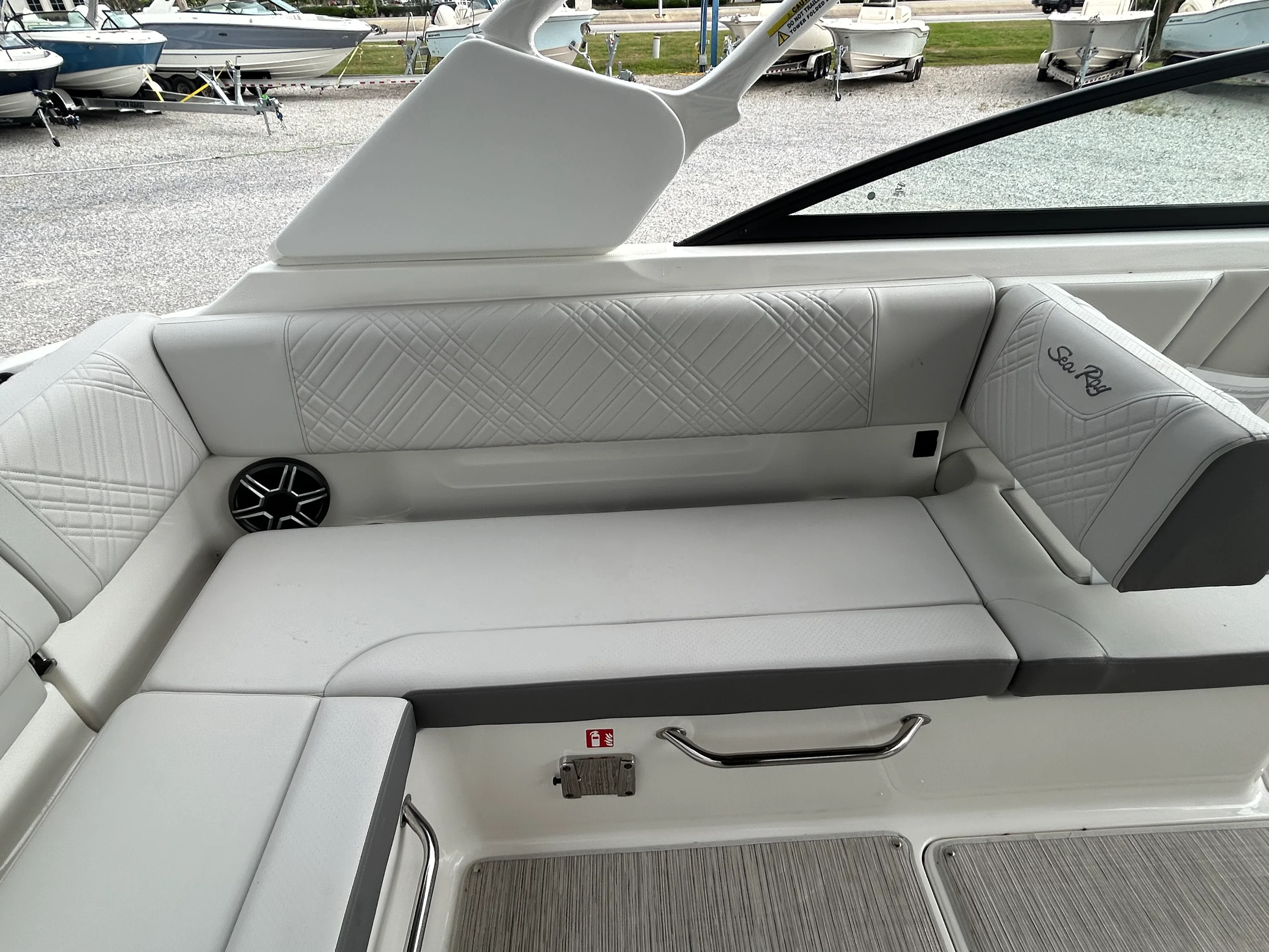 2026 Sea Ray SDX 250 Outboard Image Thumbnail #12