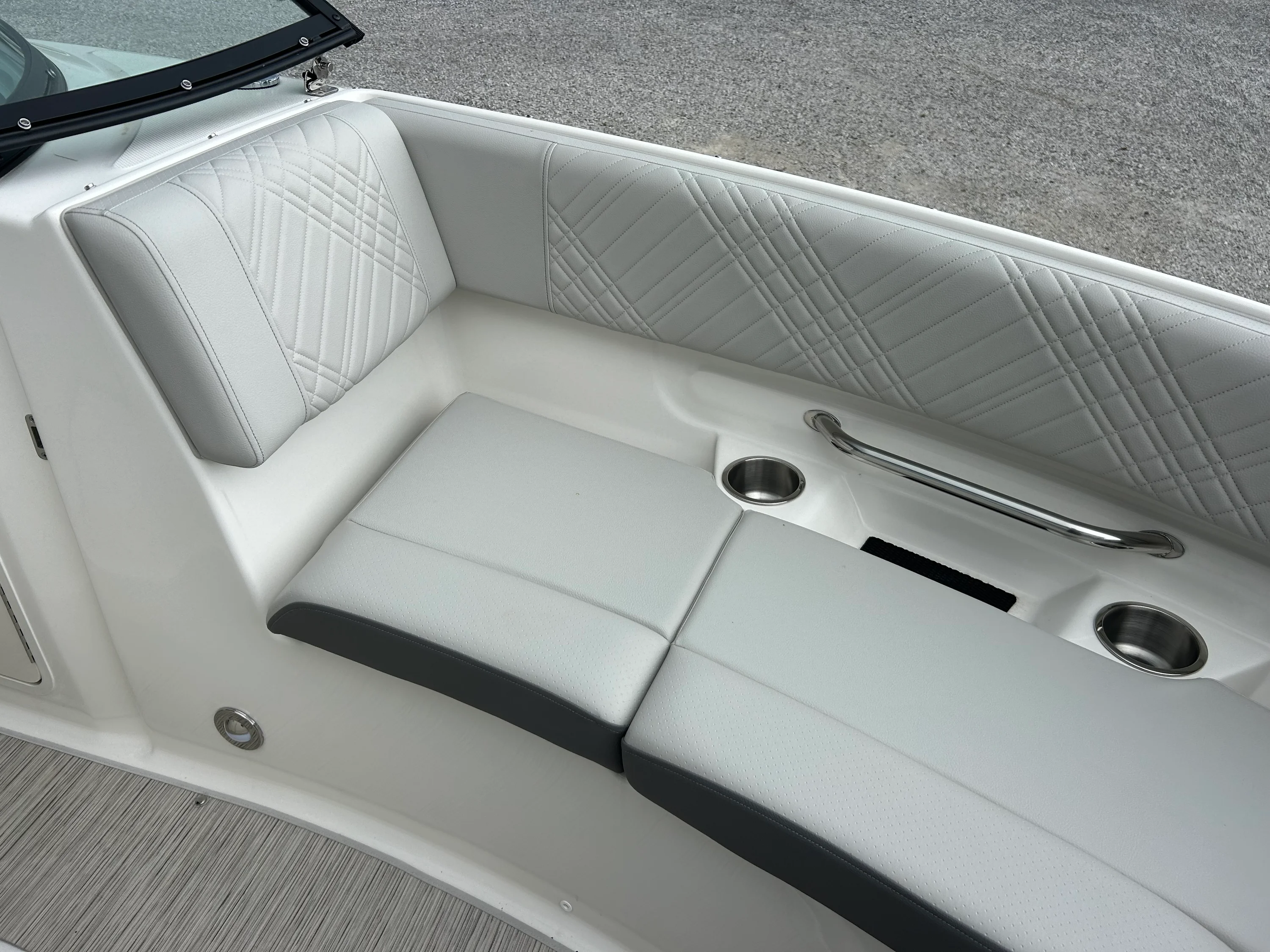2026 Sea Ray SDX 250 Outboard Image Thumbnail #19