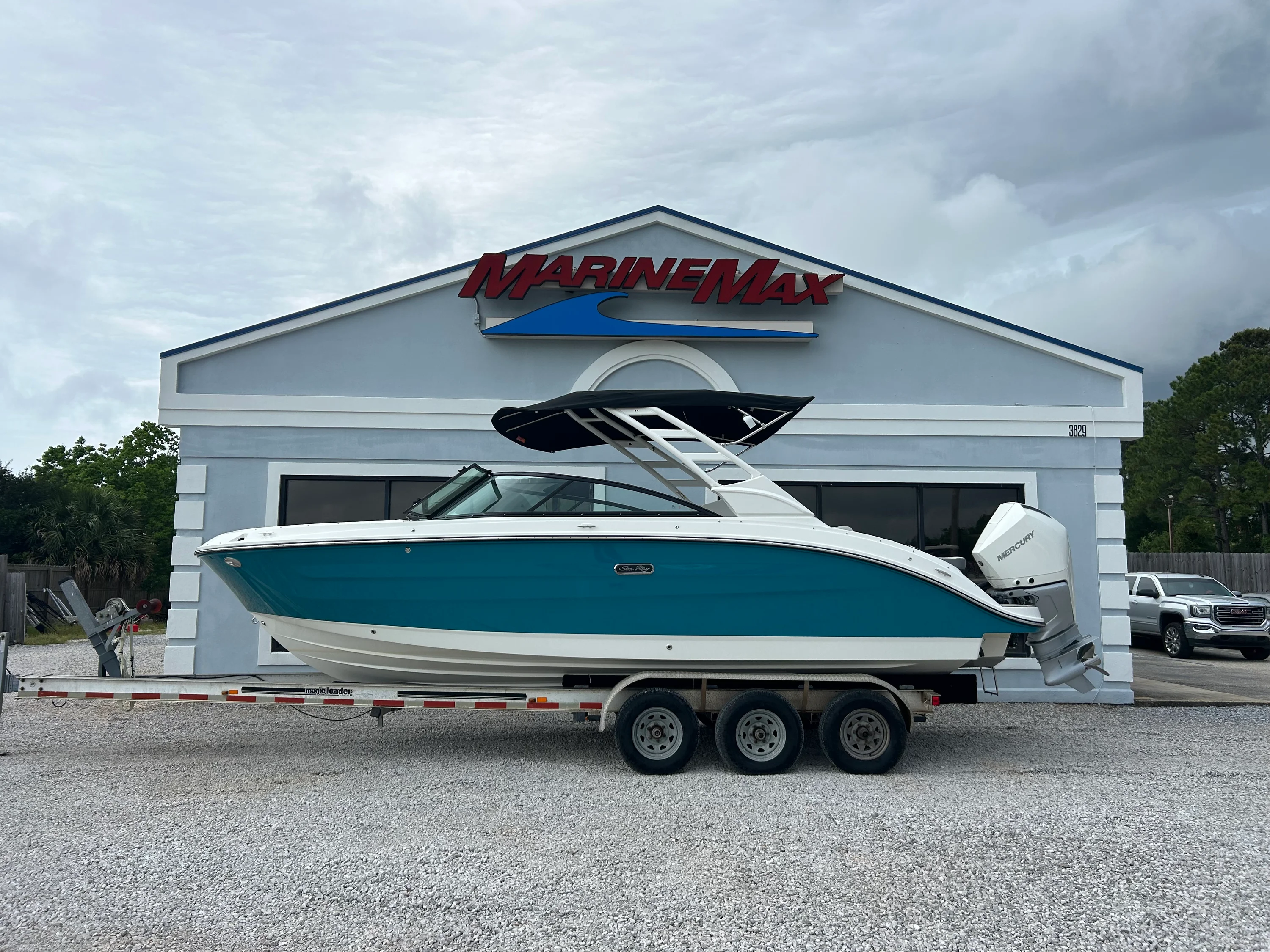 2026 Sea Ray SDX 250 Outboard Image Thumbnail #0