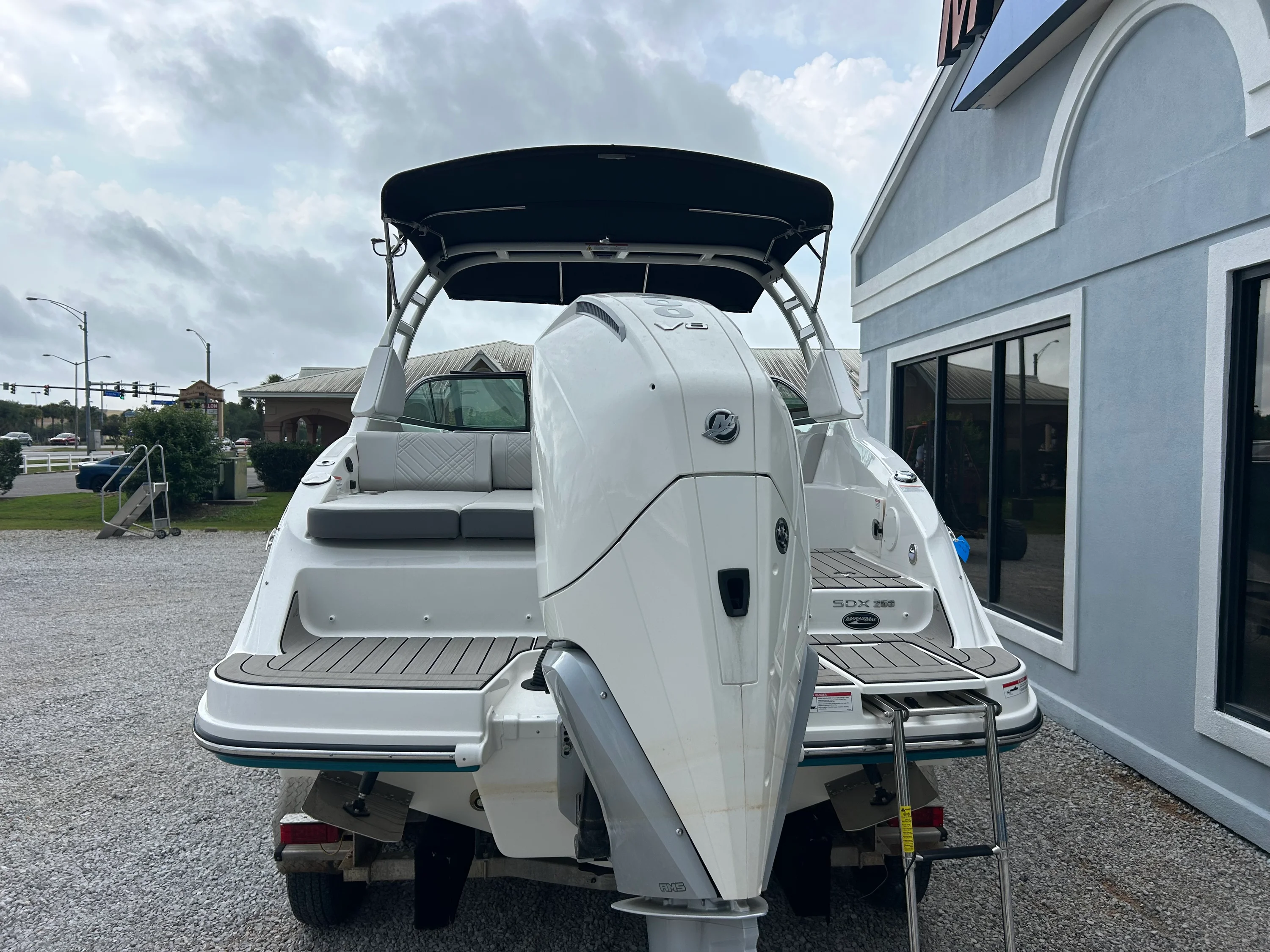 2026 Sea Ray SDX 250 Outboard Image Thumbnail #6