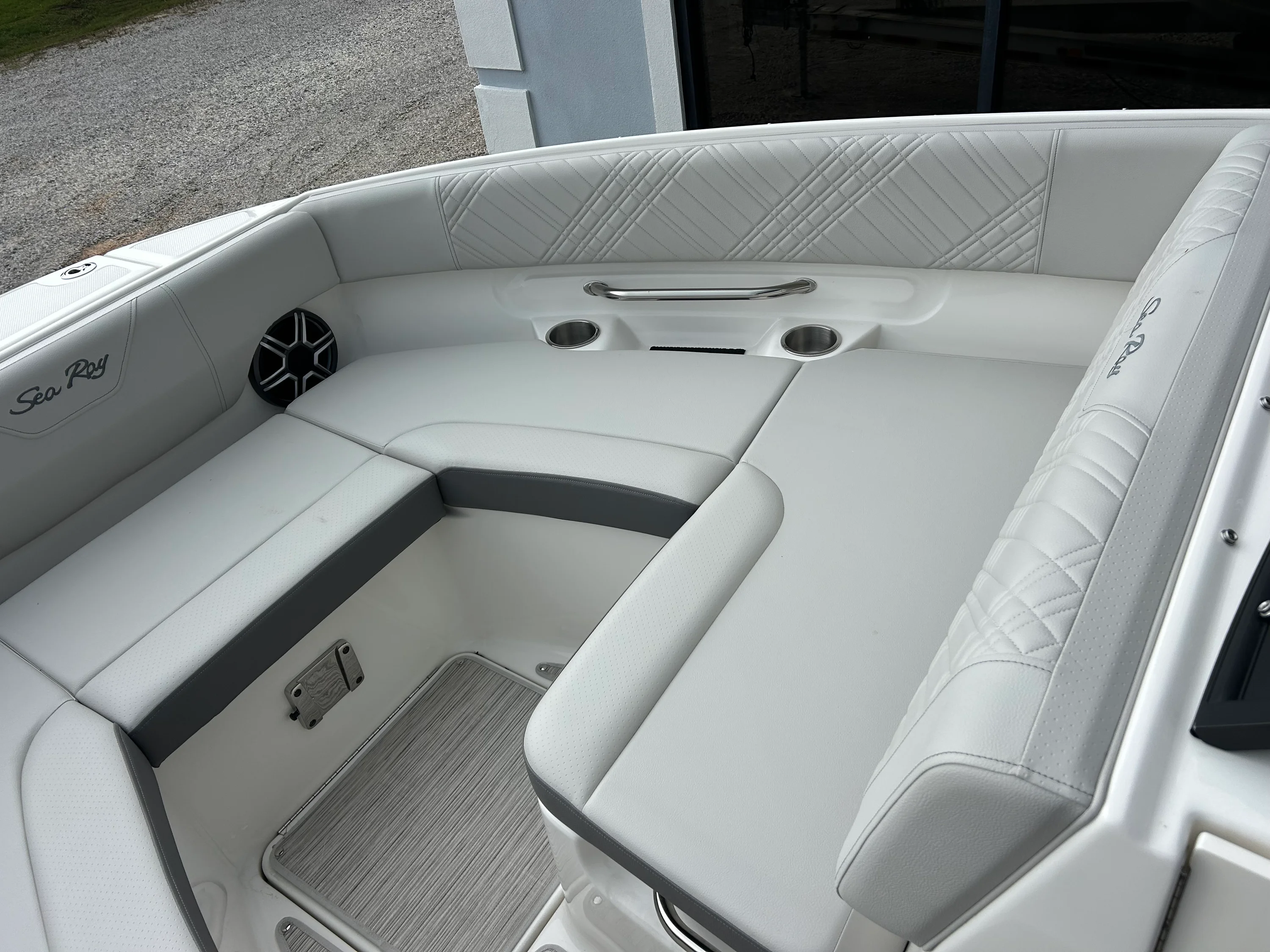 2026 Sea Ray SDX 250 Outboard Image Thumbnail #20