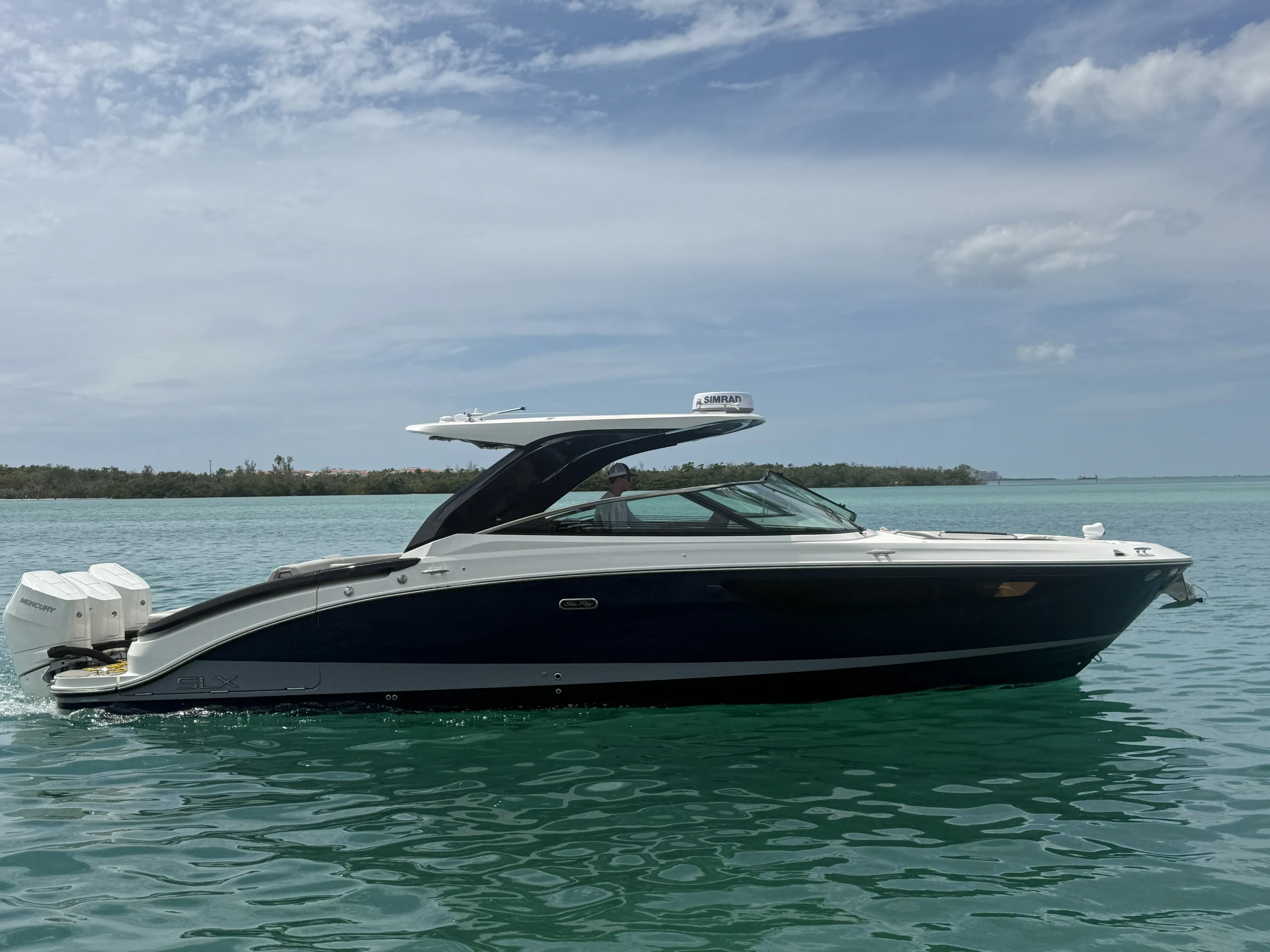 2026 Sea Ray SLX 360 OUTBOARD Image Thumbnail #3