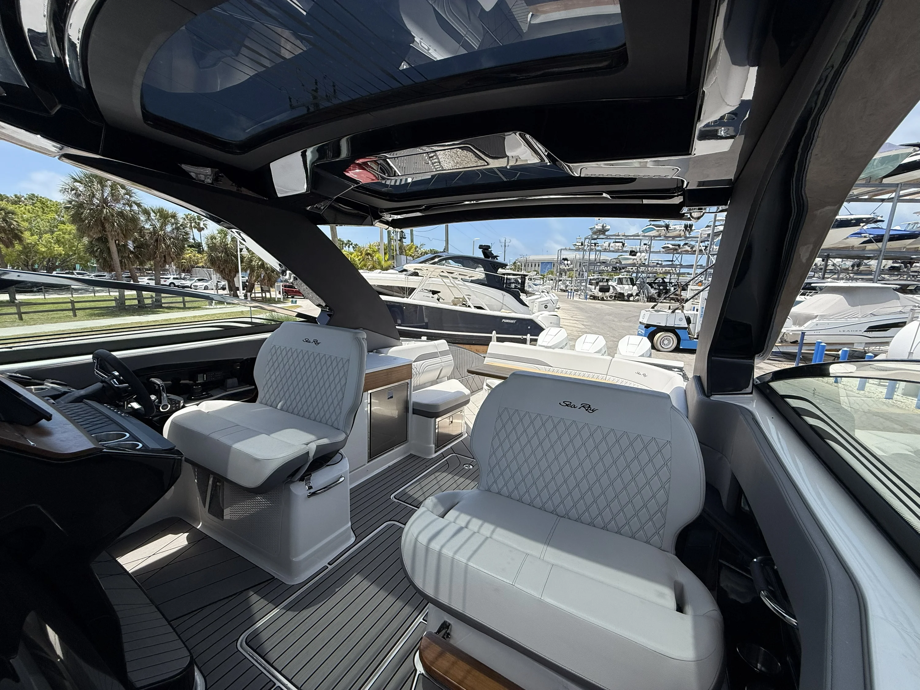 2026 Sea Ray SLX 360 OUTBOARD Image Thumbnail #7