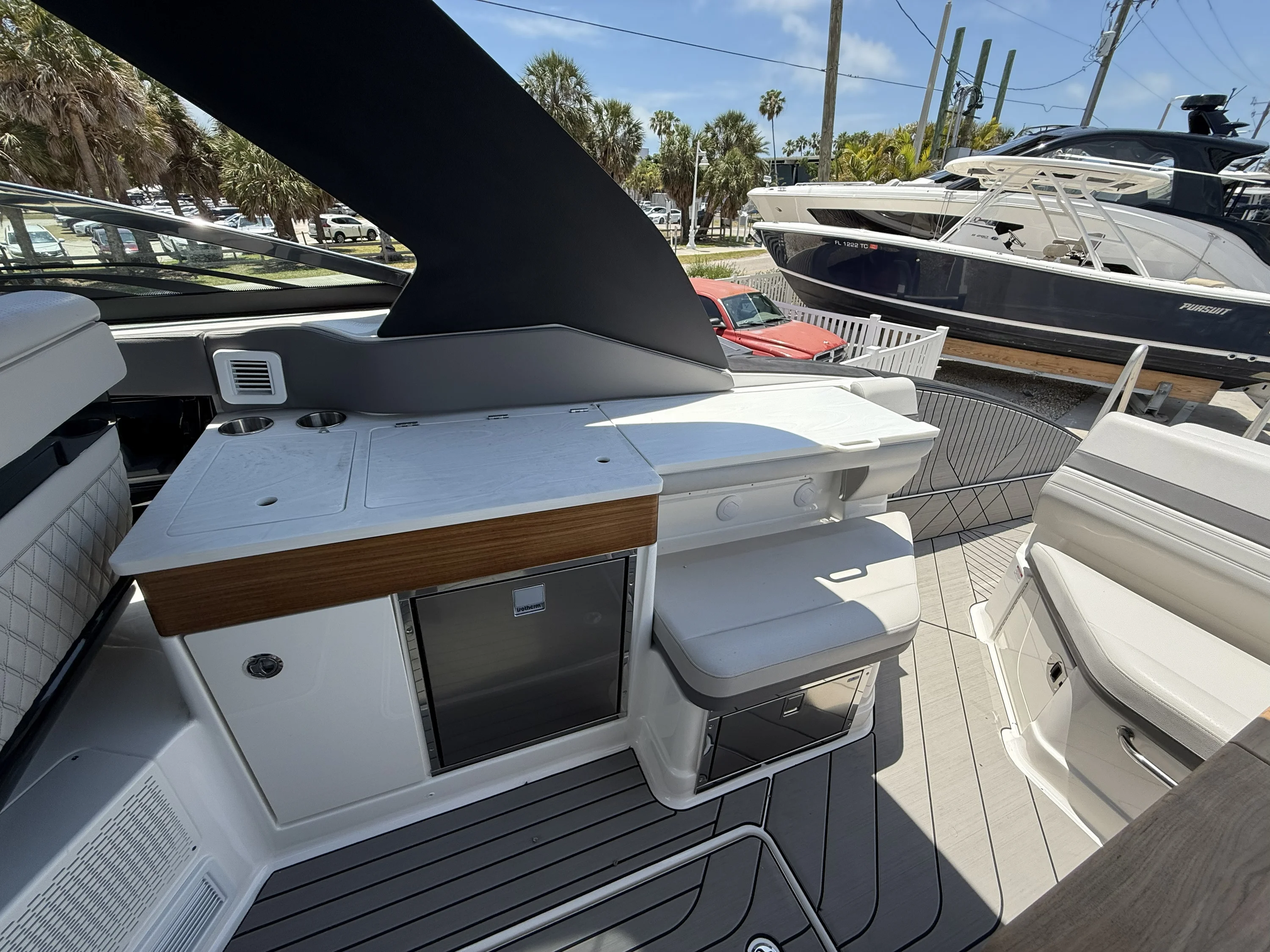 2026 Sea Ray SLX 360 OUTBOARD Image Thumbnail #18