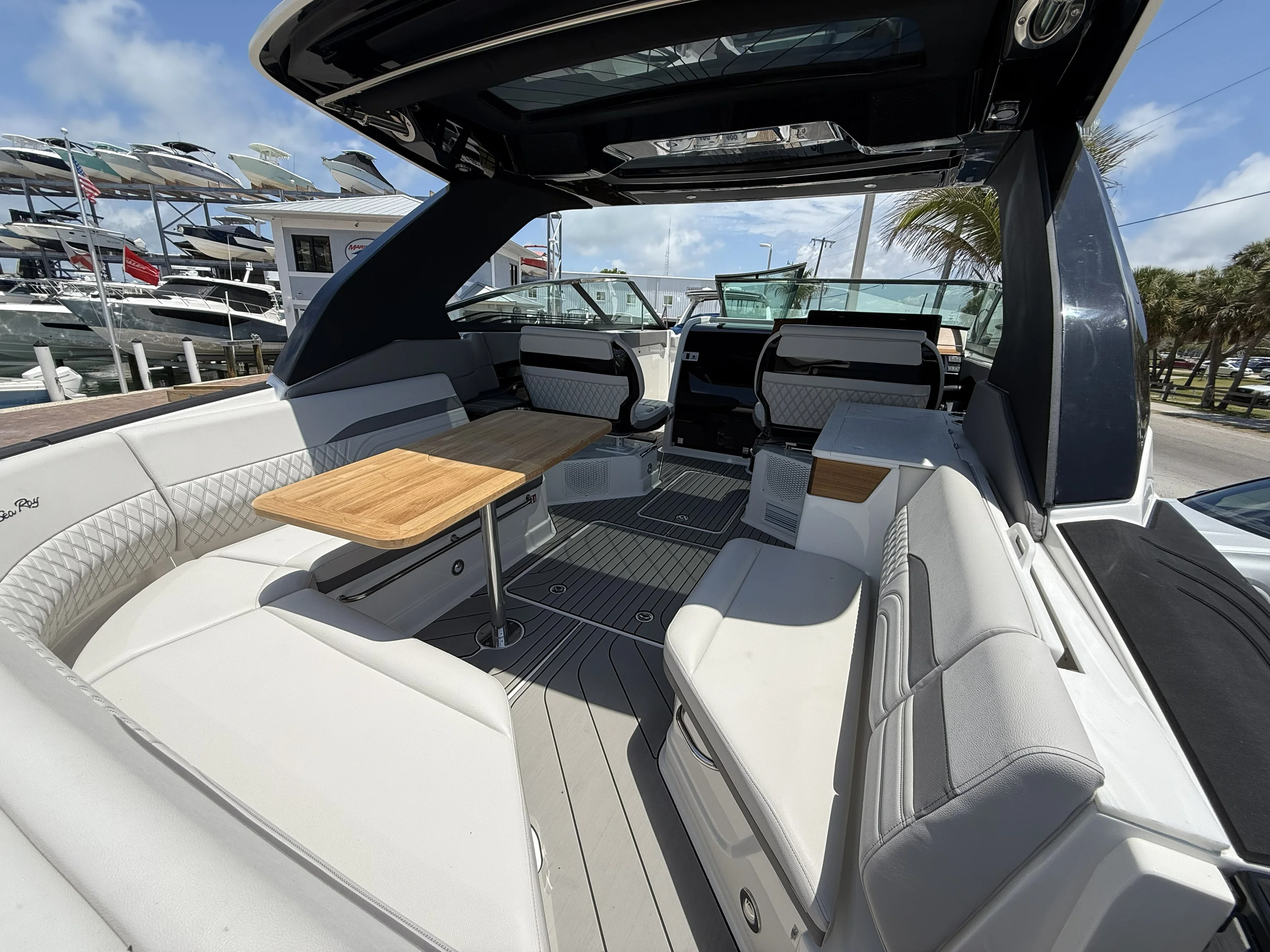 2026 Sea Ray SLX 360 OUTBOARD Image Thumbnail #20