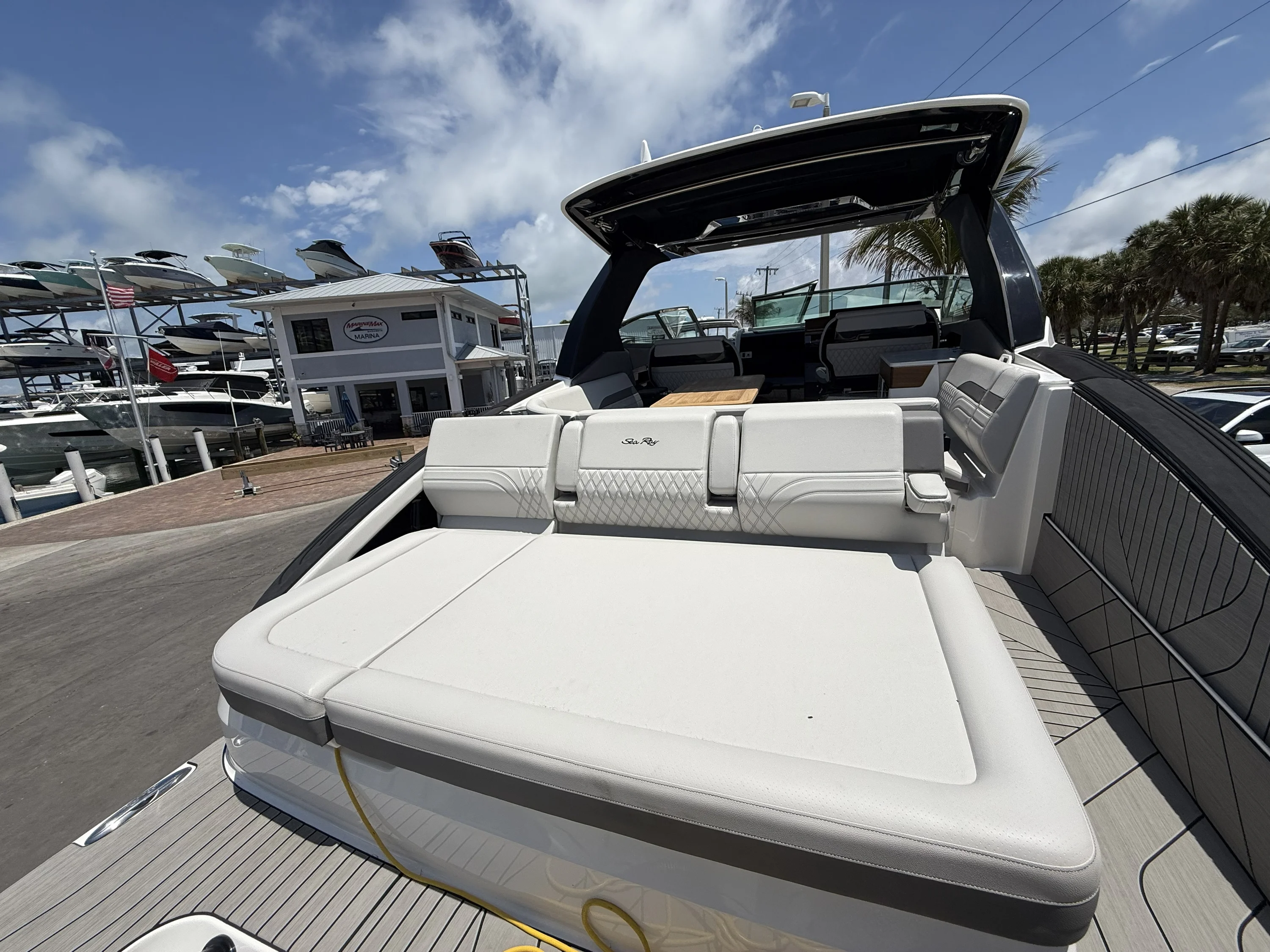 2026 Sea Ray SLX 360 OUTBOARD Image Thumbnail #21