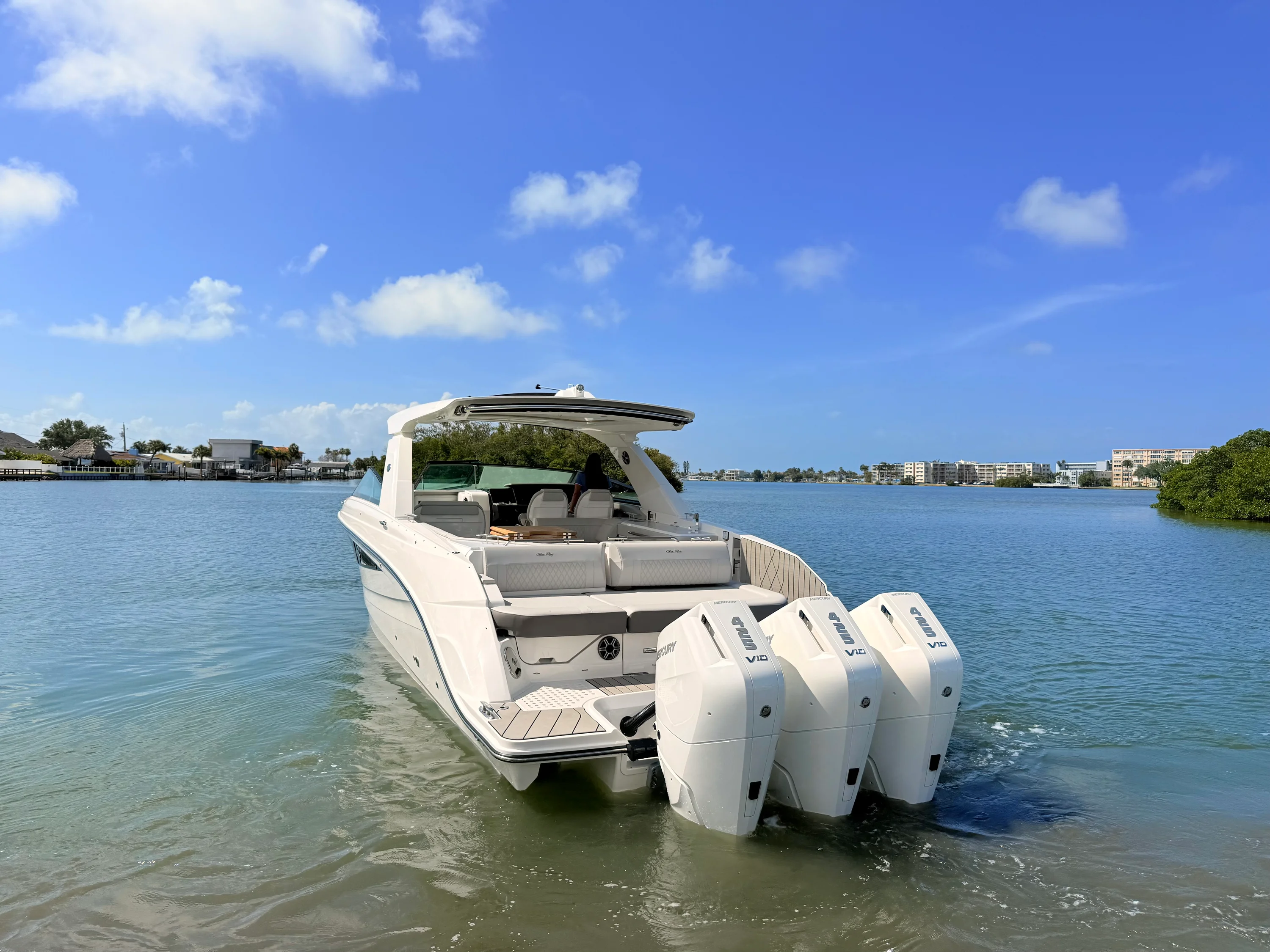 2026 Sea Ray SLX 400 Outboard Image Thumbnail #7