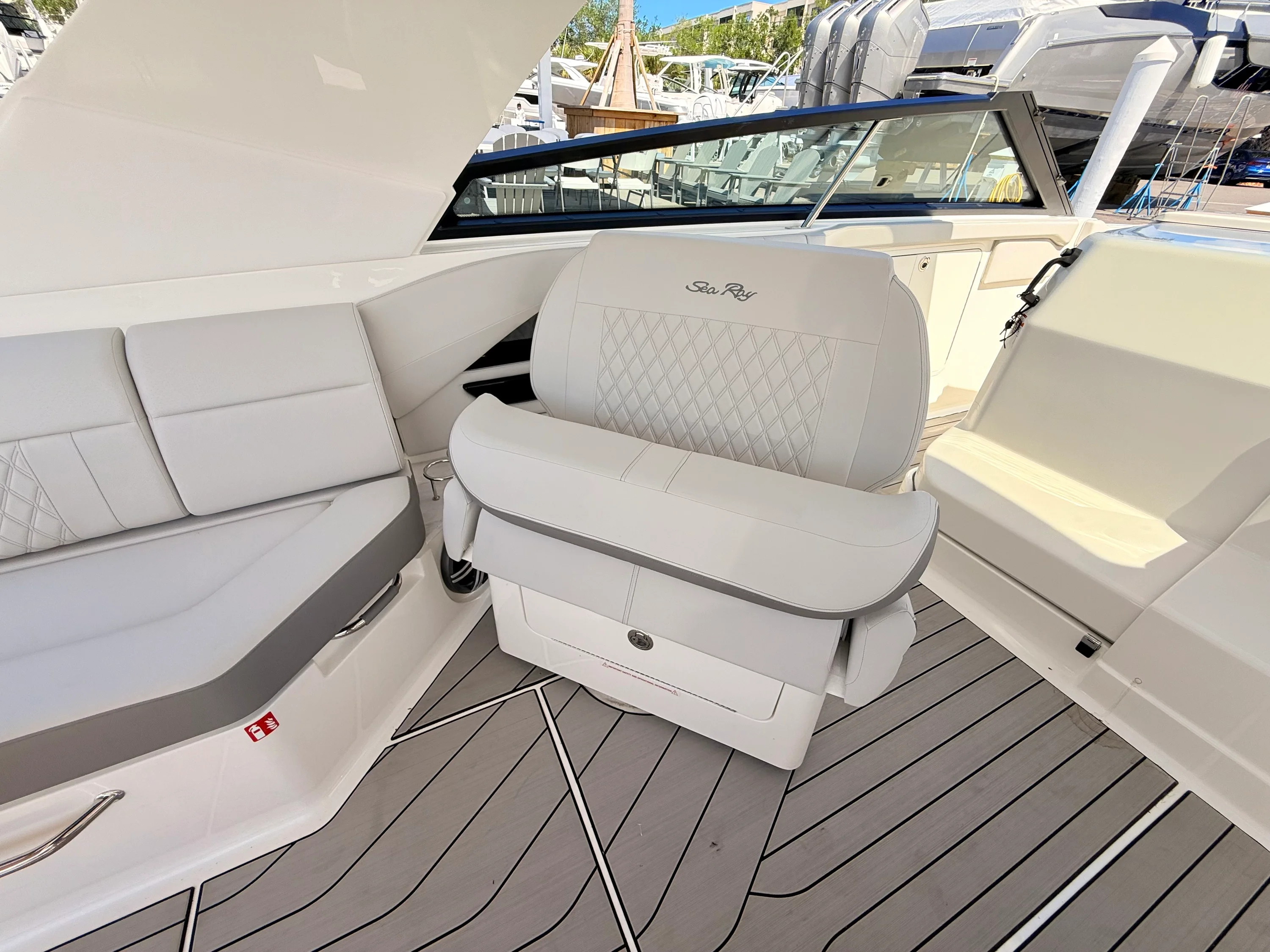 2026 Sea Ray SLX 400 Outboard Image Thumbnail #56
