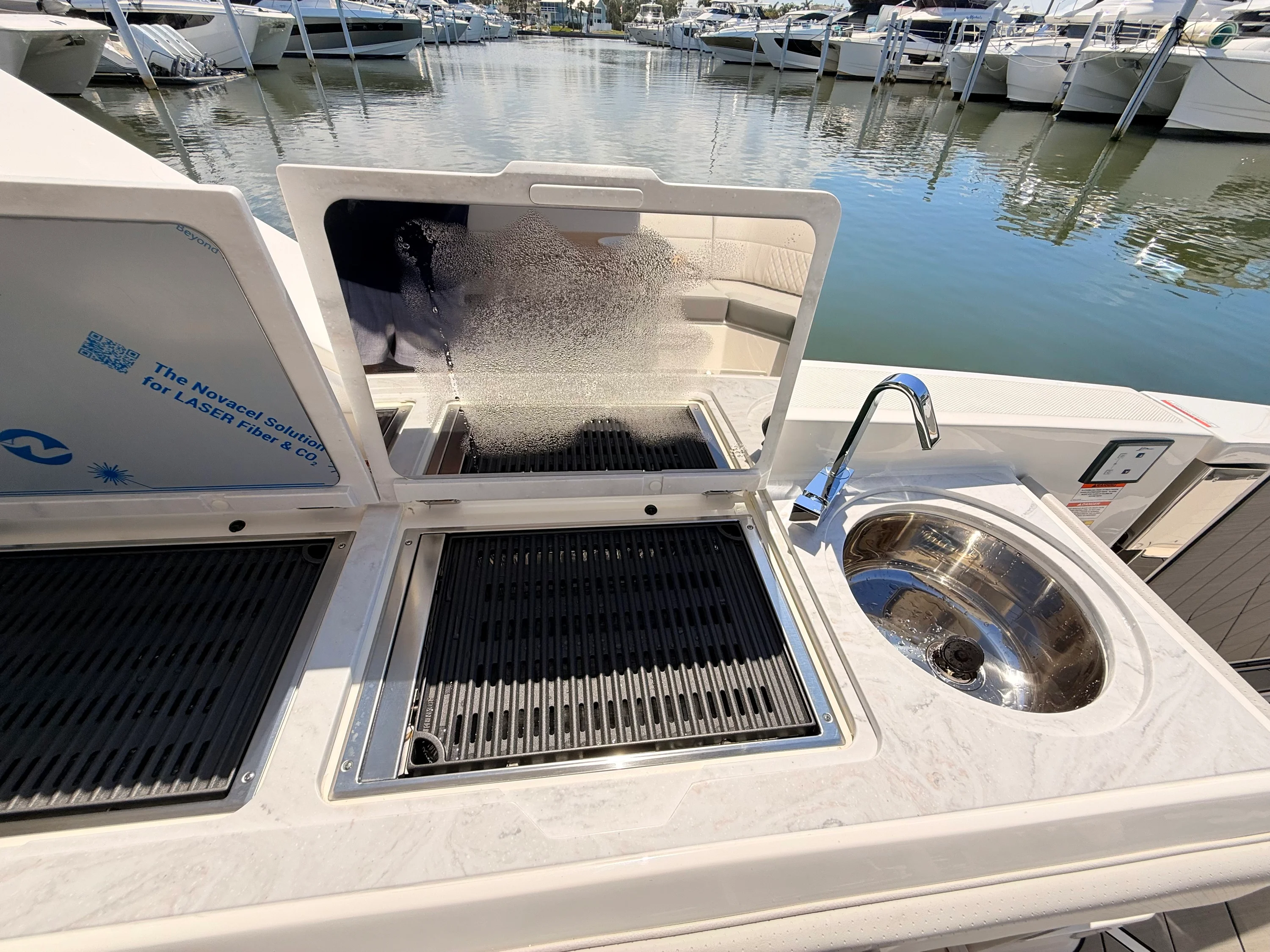 2026 Sea Ray SLX 400 Outboard Image Thumbnail #46