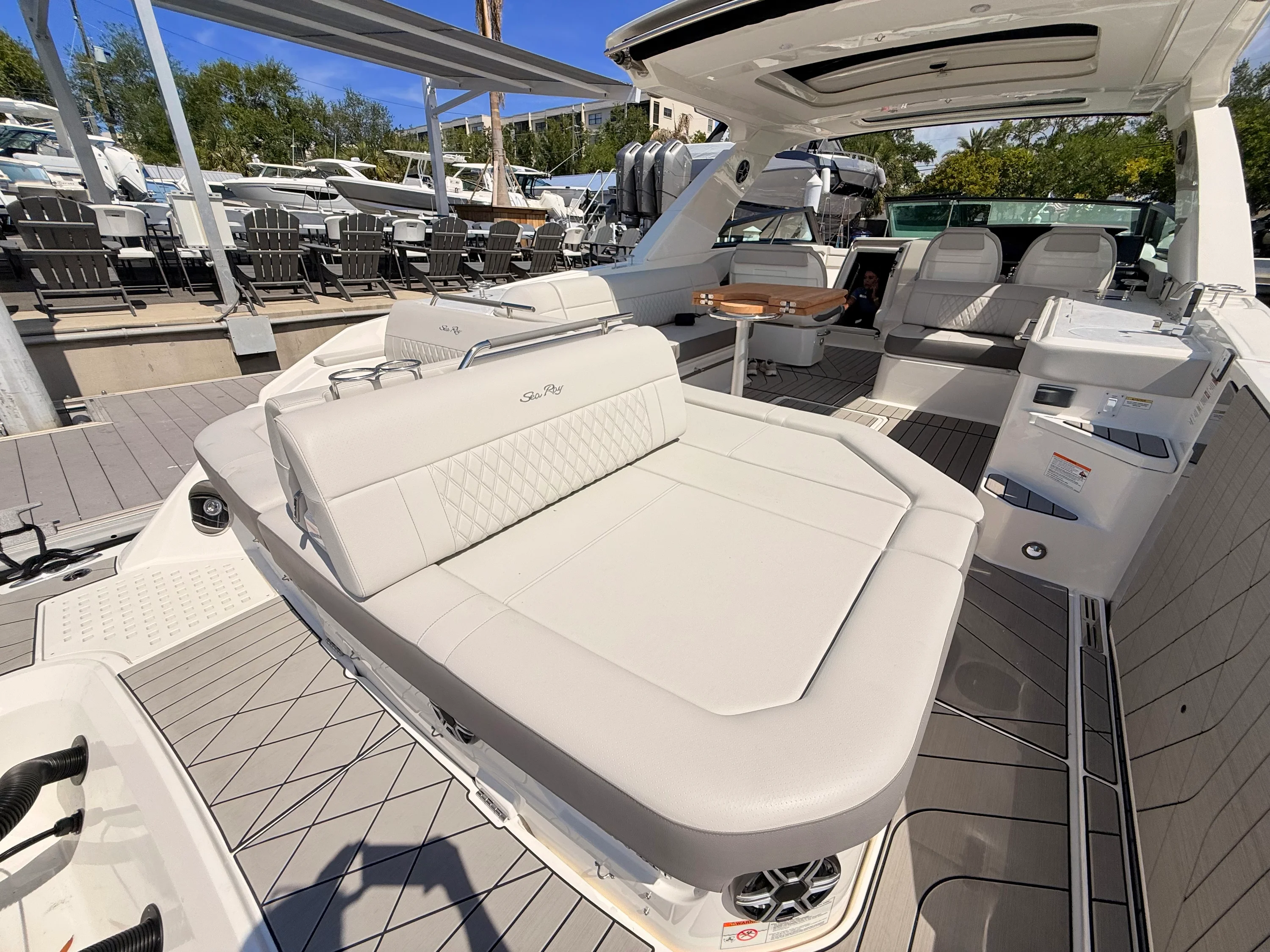 2026 Sea Ray SLX 400 Outboard Image Thumbnail #36