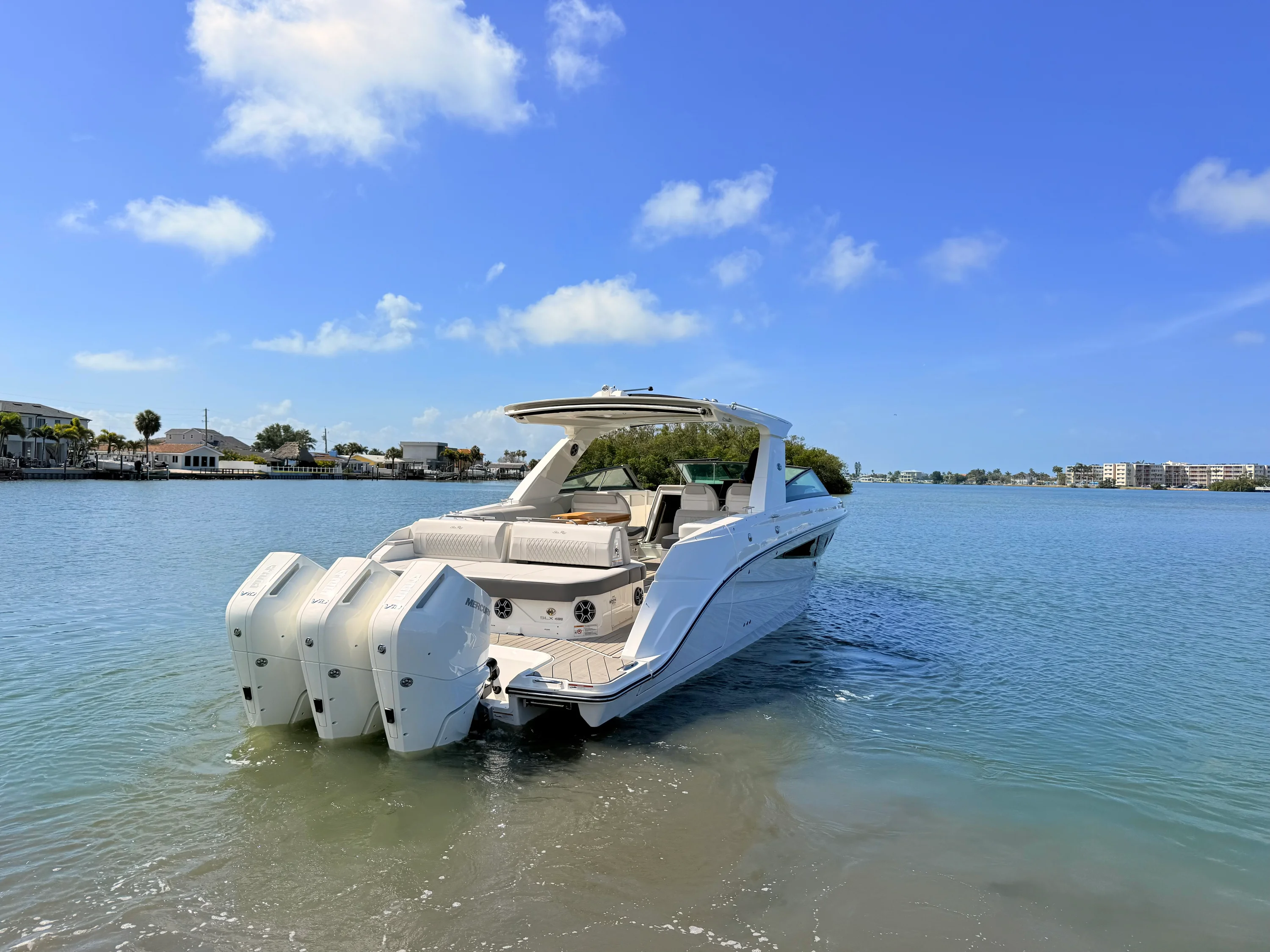 2026 Sea Ray SLX 400 Outboard Image Thumbnail #10
