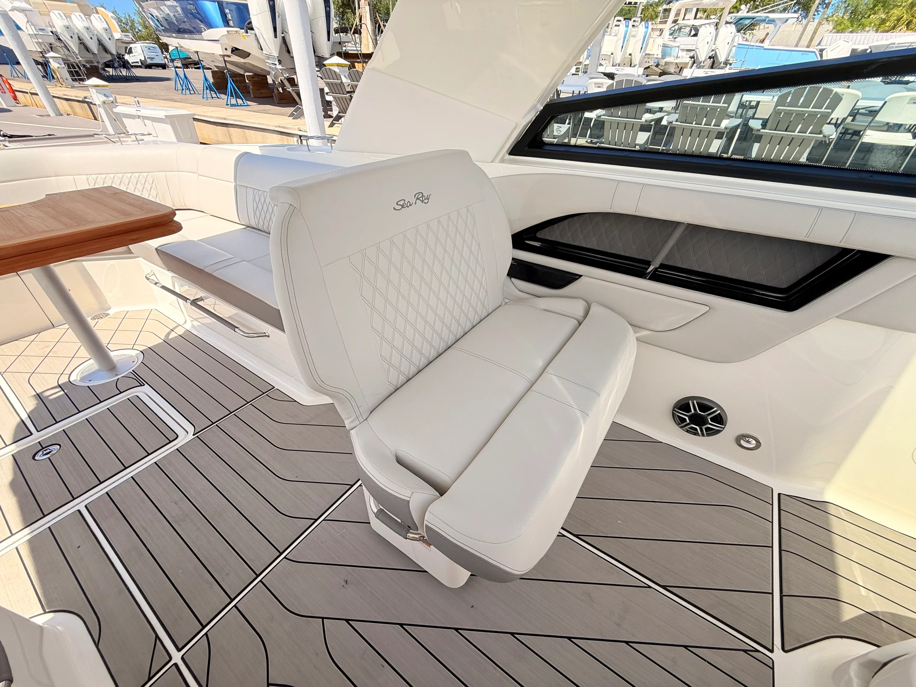 2026 Sea Ray SLX 400 Outboard Image Thumbnail #55
