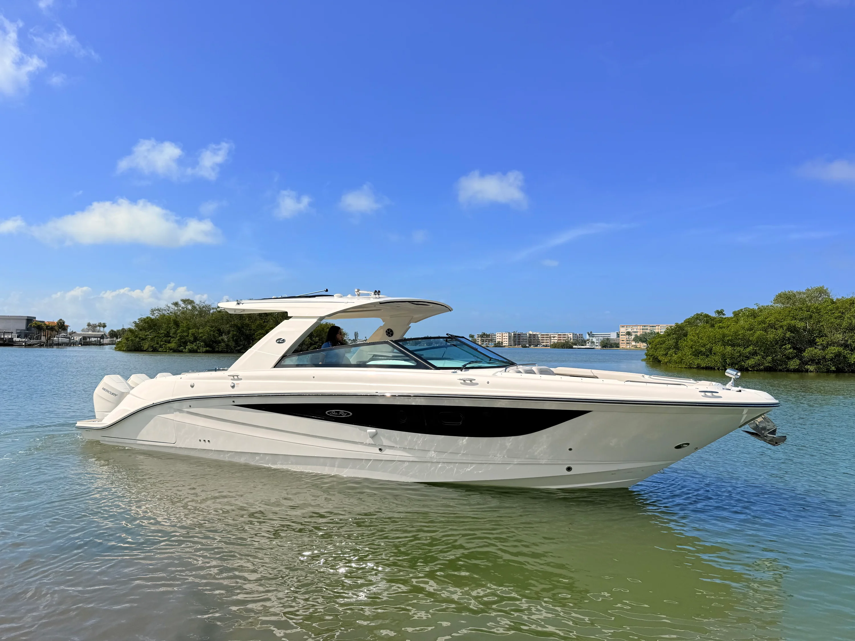 2026 Sea Ray SLX 400 Outboard Image Thumbnail #16