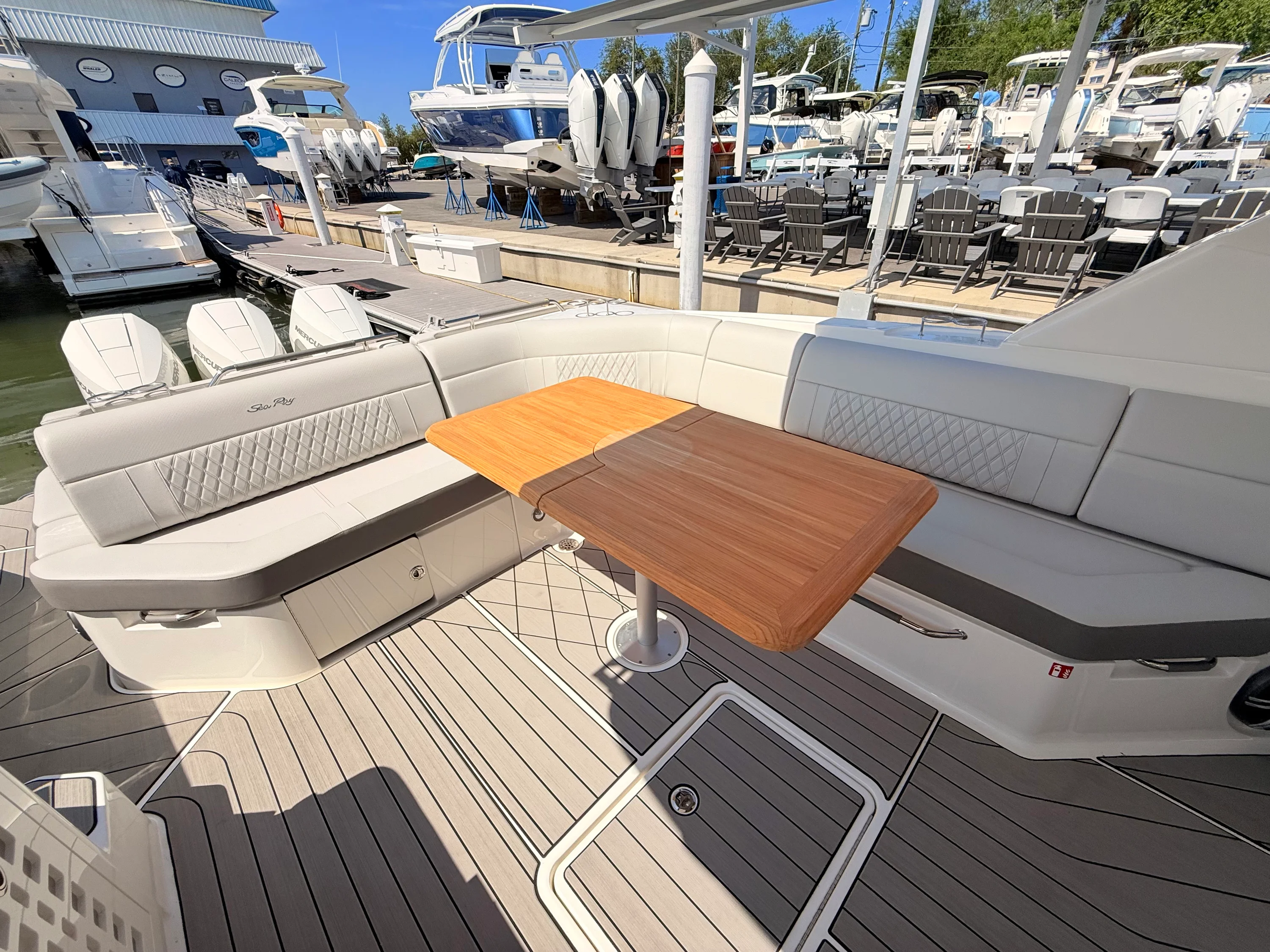 2026 Sea Ray SLX 400 Outboard Image Thumbnail #40