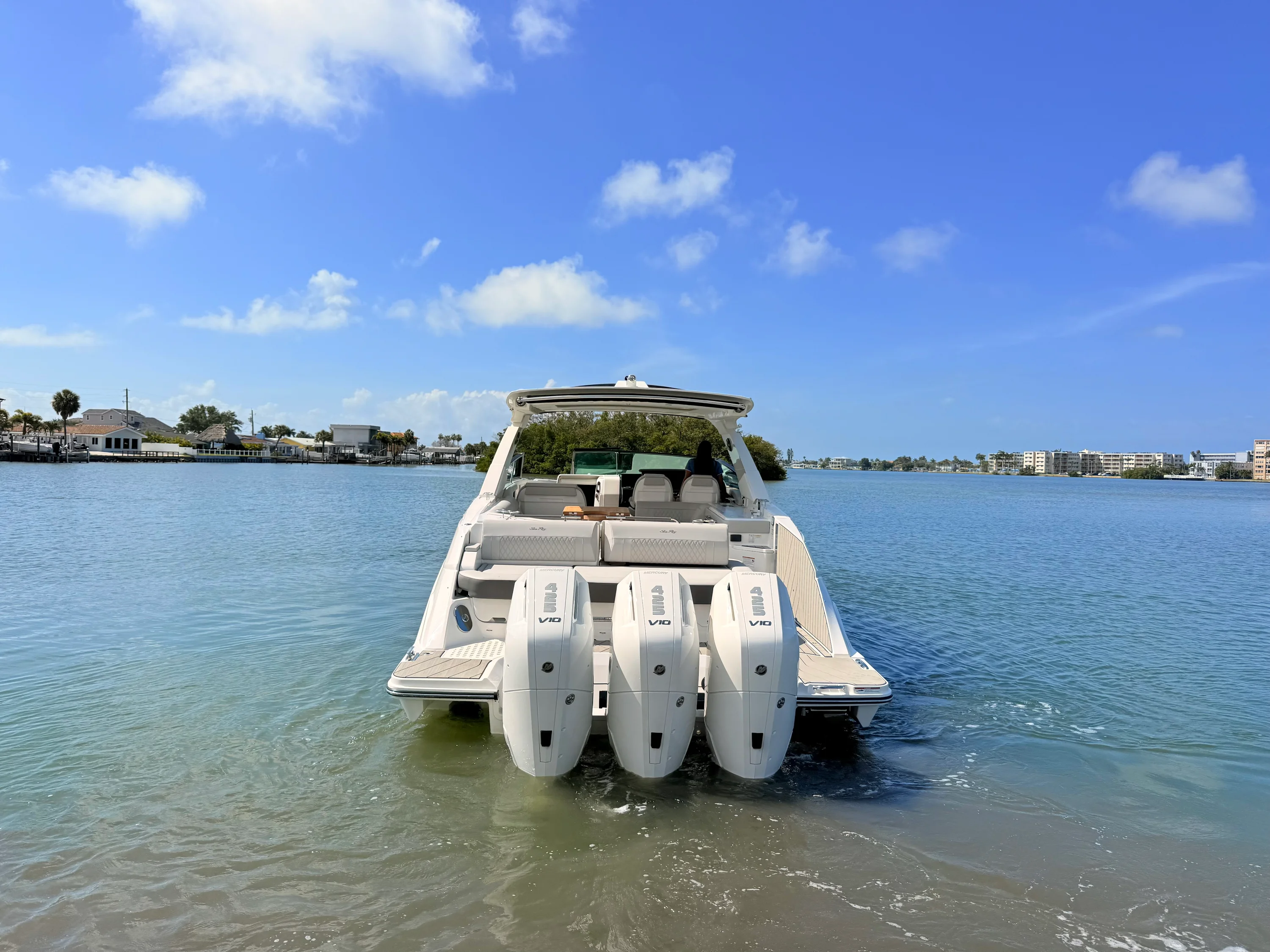 2026 Sea Ray SLX 400 Outboard Image Thumbnail #8