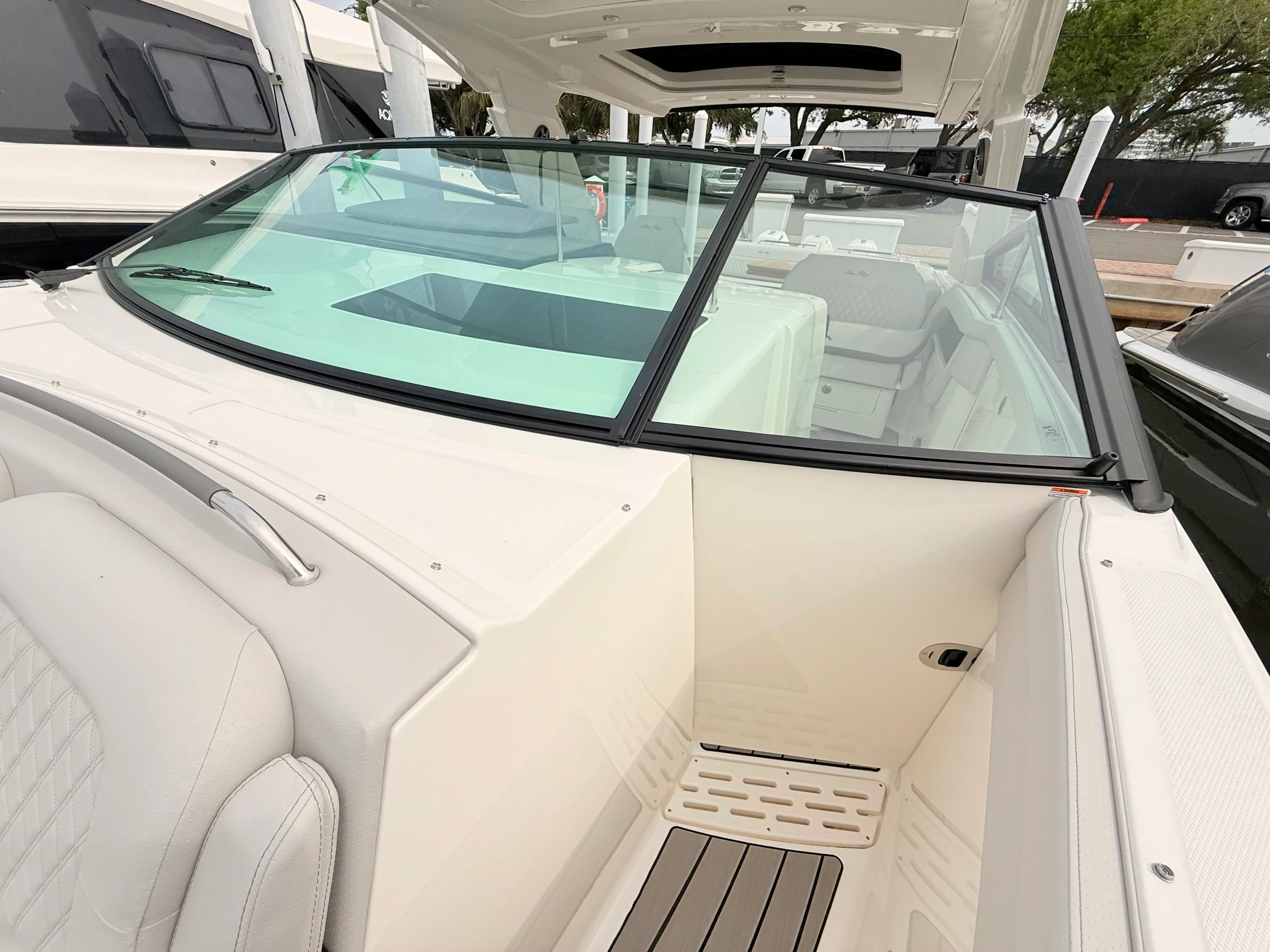 2026 Sea Ray SLX 400 Outboard Image Thumbnail #76