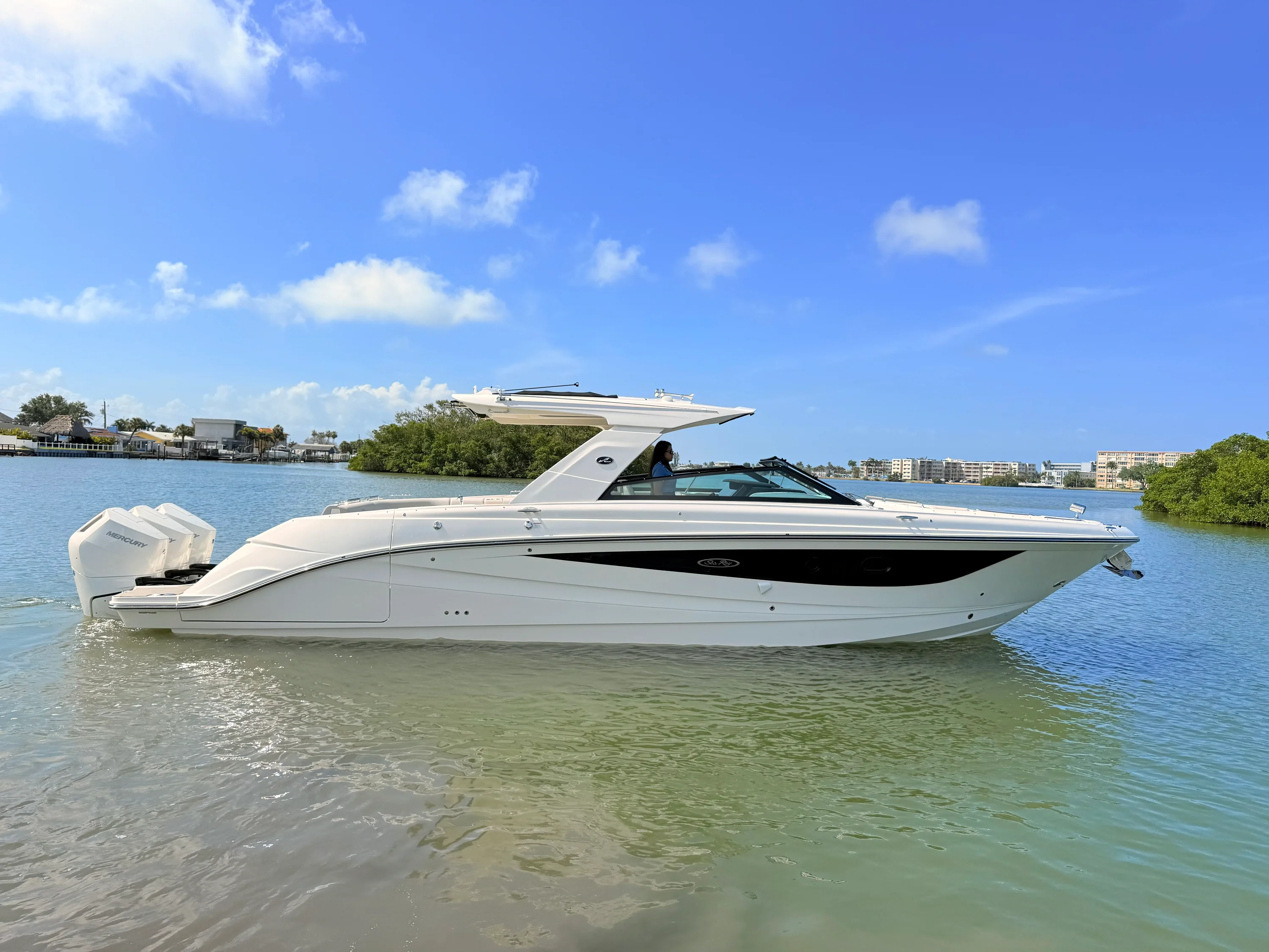 2026 Sea Ray SLX 400 Outboard Image Thumbnail #14
